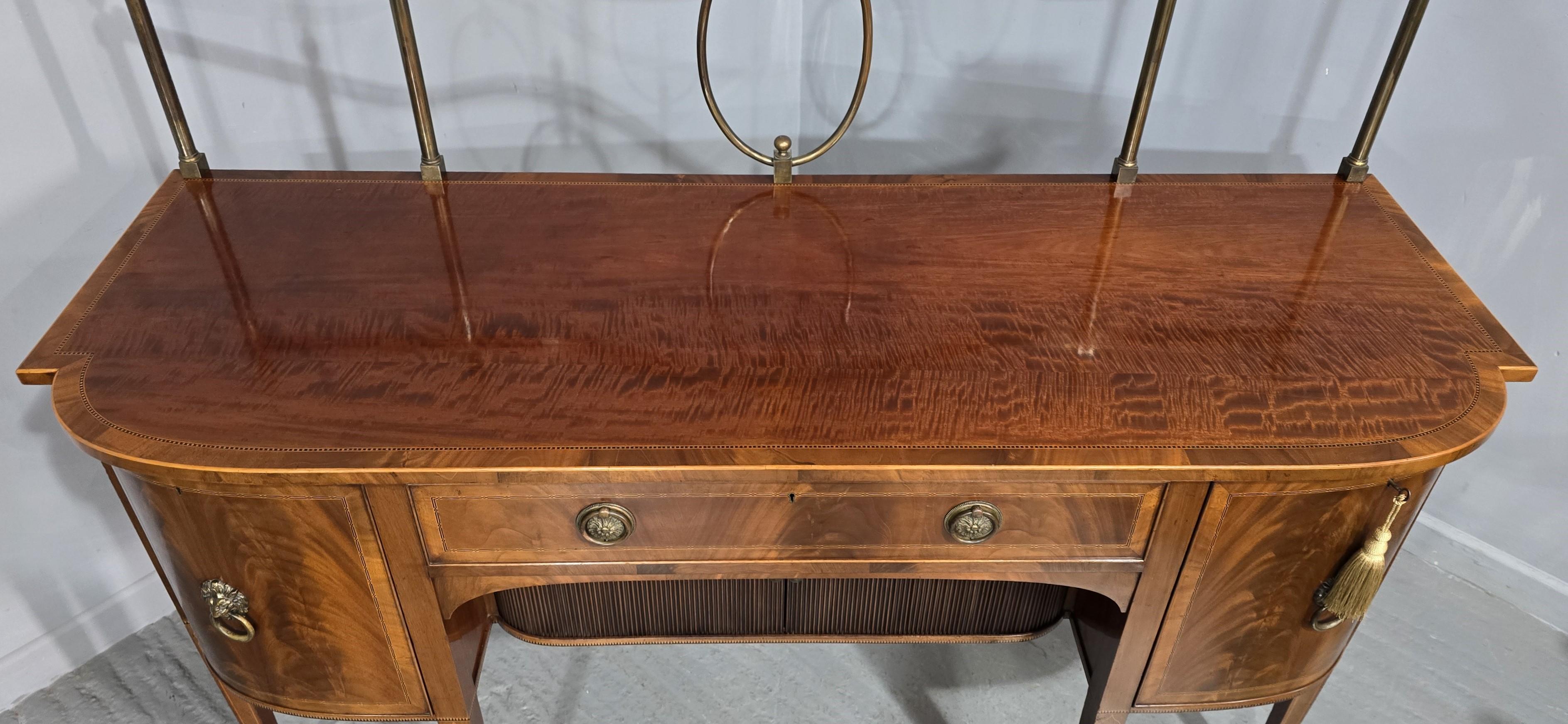 Prächtiges Sheraton Sideboard mit Intarsien (19. Jahrhundert) im Angebot