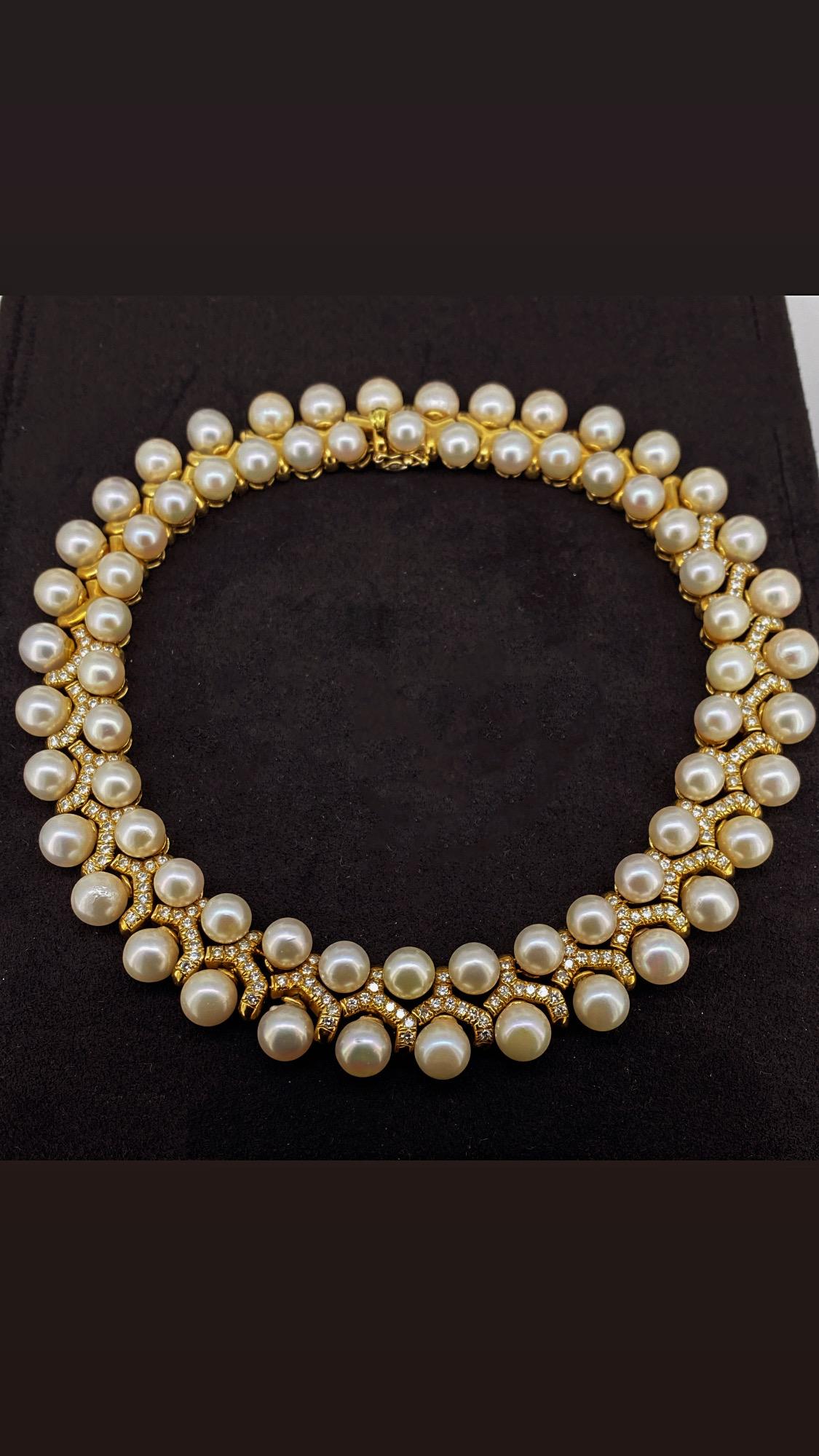 Esta impresionante pieza de joyería fina es 
de procedencia italiana, es retro y data de alrededor de 1960

Típico de la alta sociedad de la época, 
este exquisito collar de perlas tiene una longitud de cuello bastante buscada - 
40 cm - 15,7