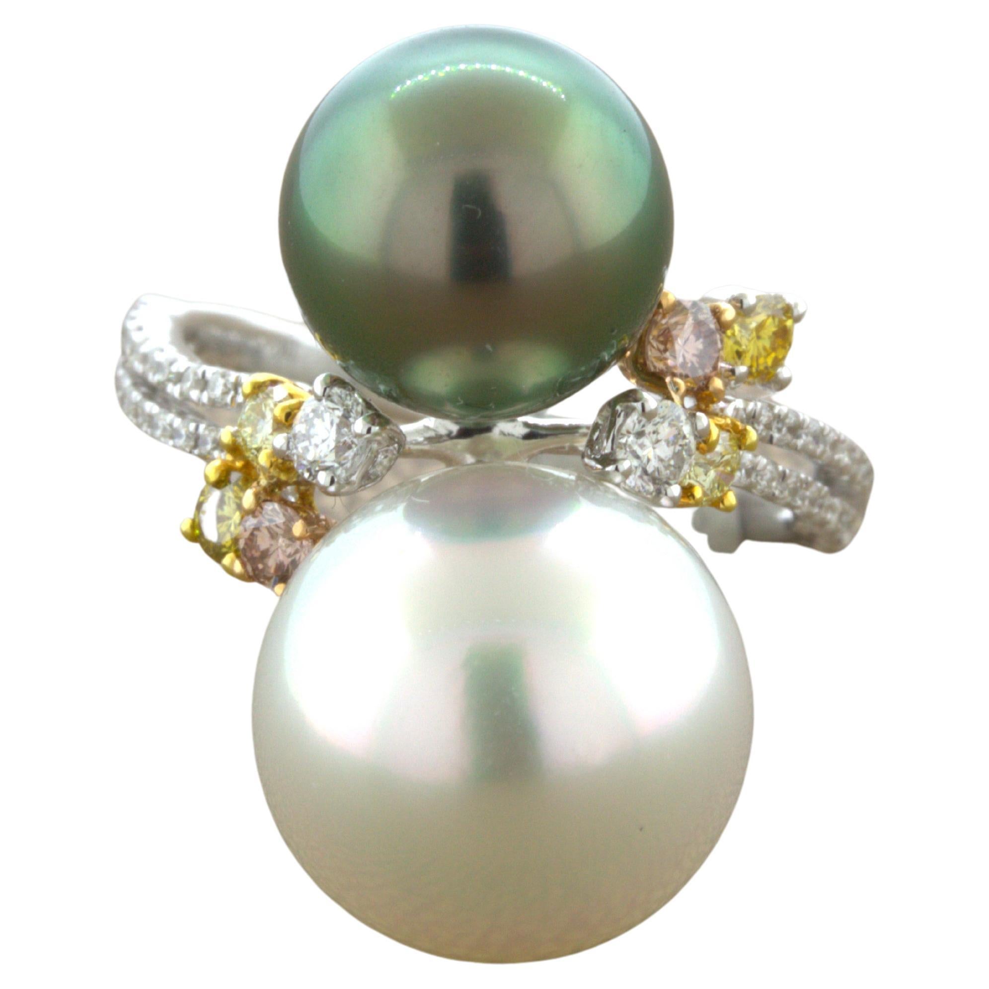 Superbe bague en or blanc 18 carats avec perles des mers du Sud et diamants de Tahiti de couleur fantaisie
