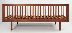 Superbo Studio A Craft Teak Mid-Century Sofa or Daybed or Twin Bed Frame (divano o letto a due piazze)
