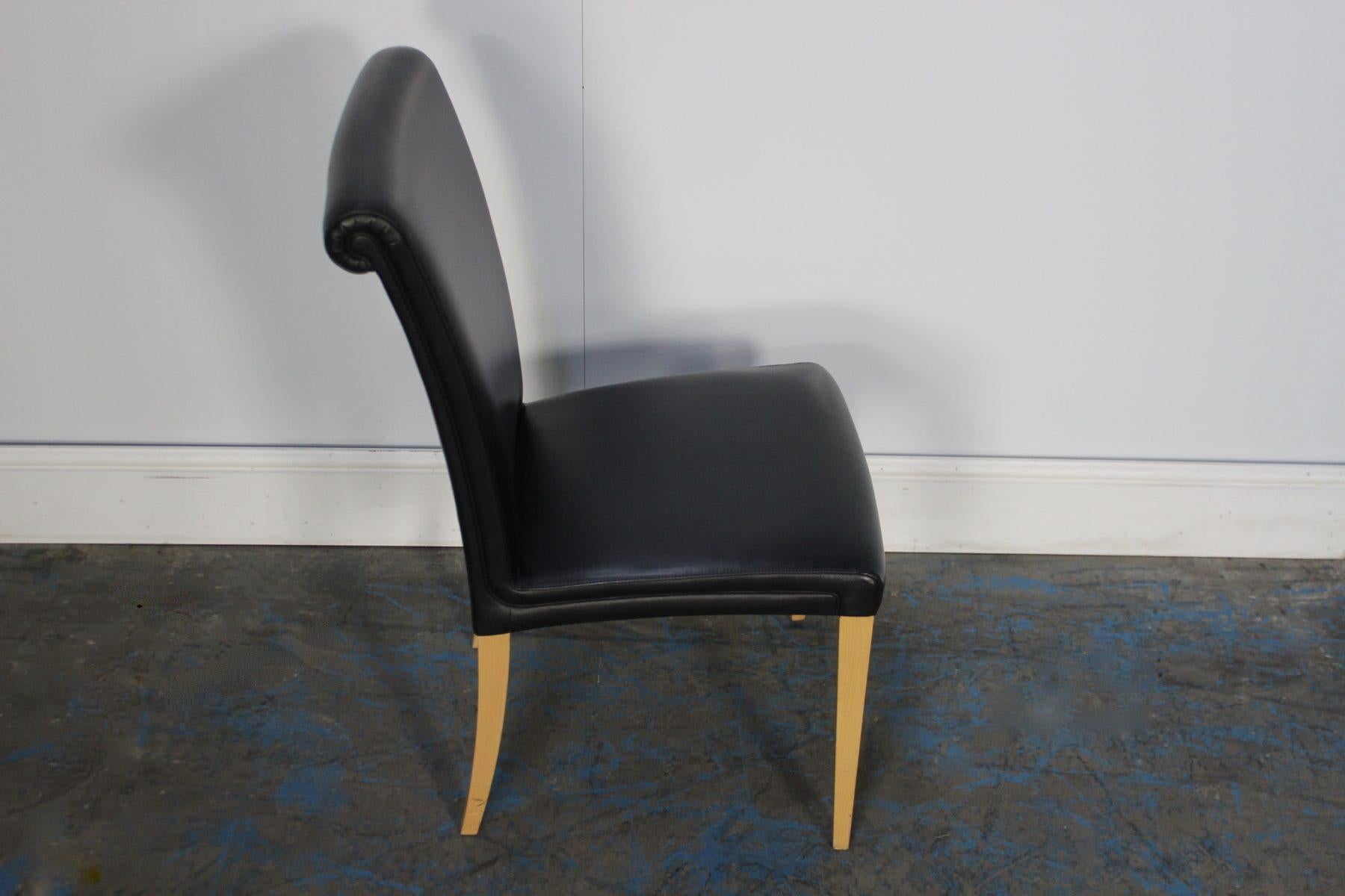 Superb Suite of 12 Poltrona Frau “Vittoria” Dining Chairs in Black “Pelle Frau” For Sale 1