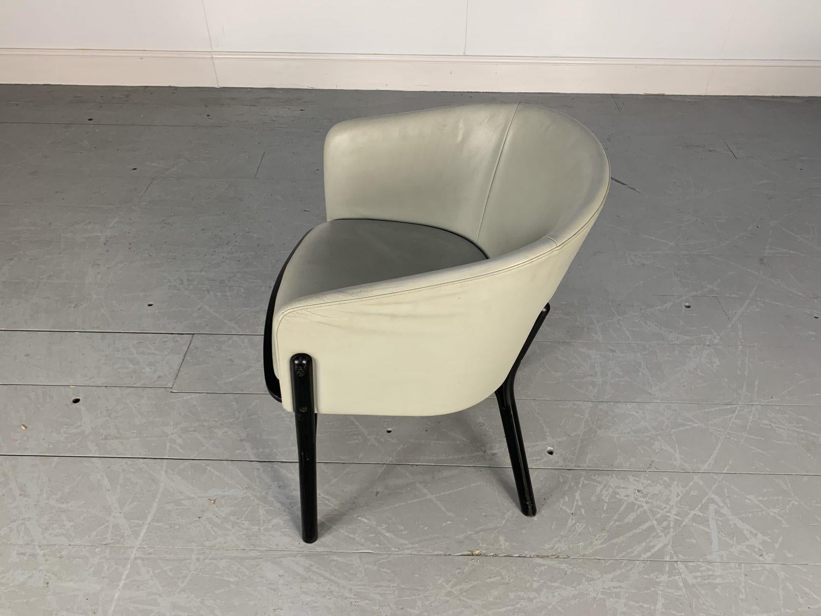 Hervorragende Suite aus 4 tonnen geteilten Sesseln aus Leder und dunklem Wengé im Angebot 2