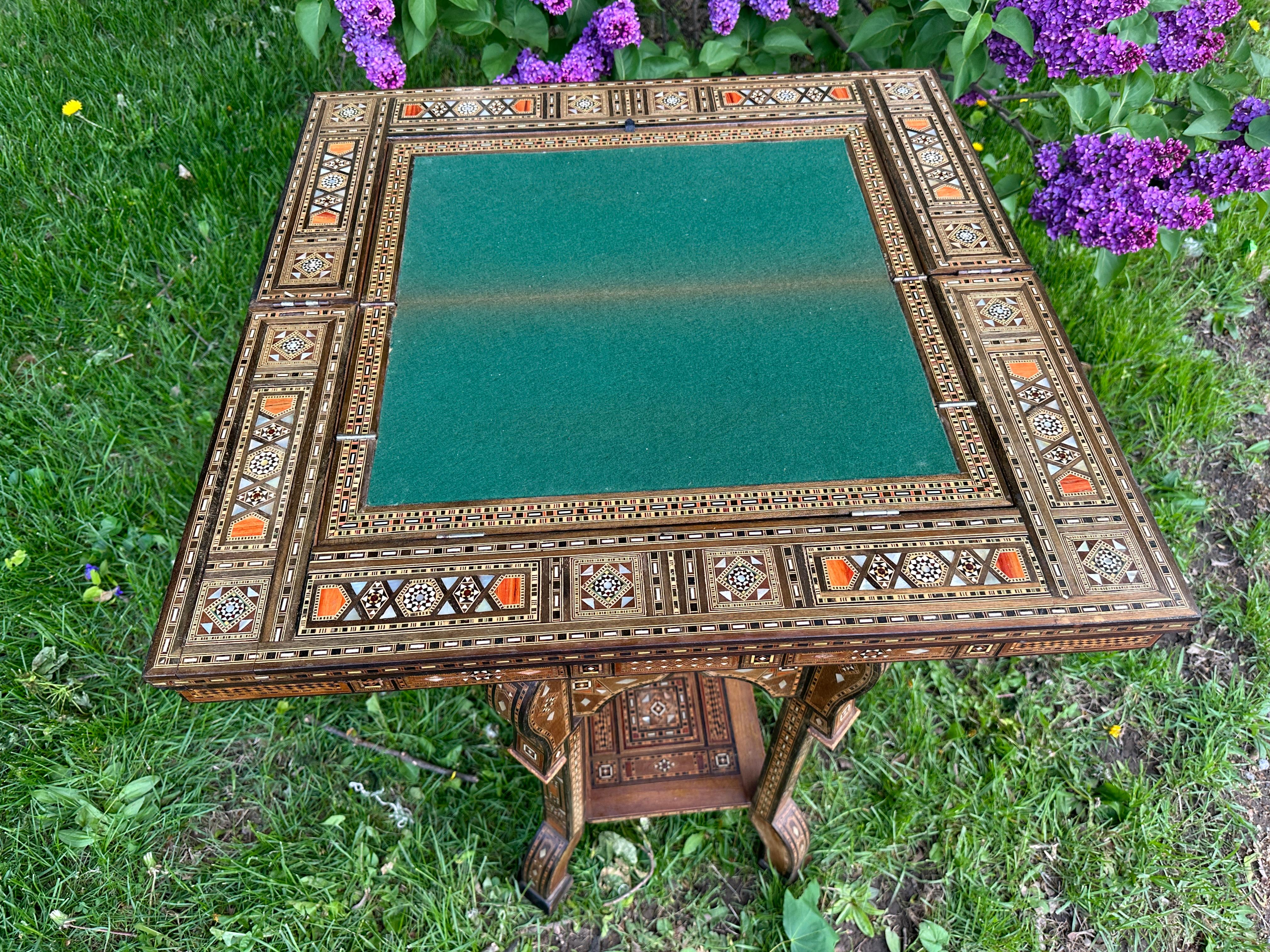 SUPERB Mesa de backgammon/juego antigua siria con incrustaciones, c. principios de los años 40 - W7832 Islámico en venta