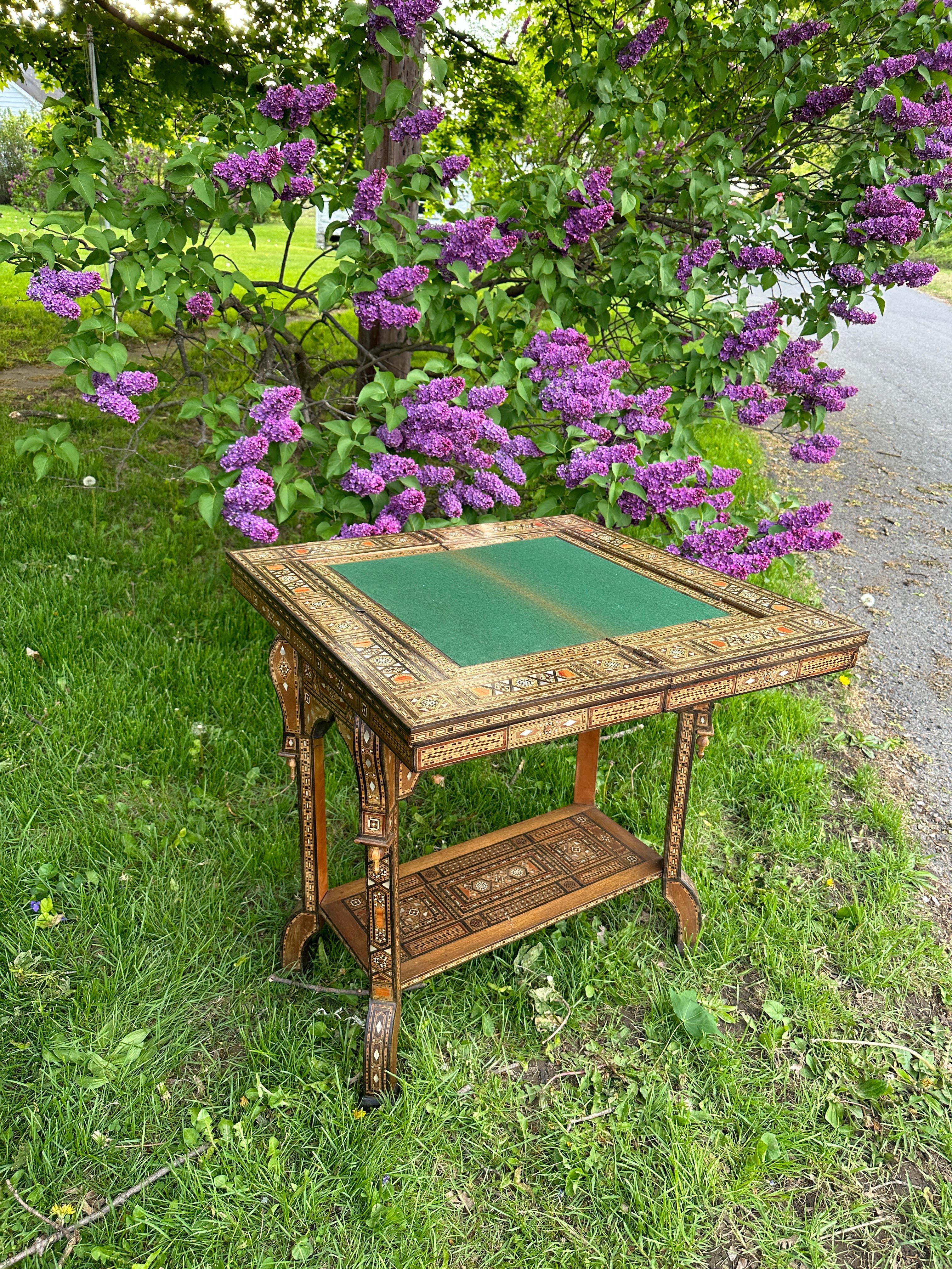 SUPERB Mesa de backgammon/juego antigua siria con incrustaciones, c. principios de los años 40 - W7832 Sirio en venta