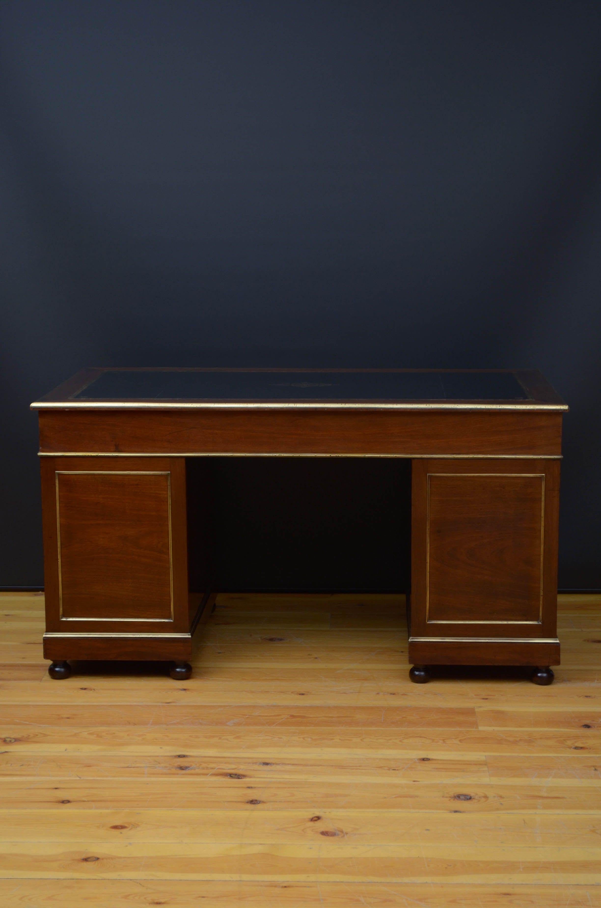 Superb Turn of the Century Pedestal Desk For Sale 12