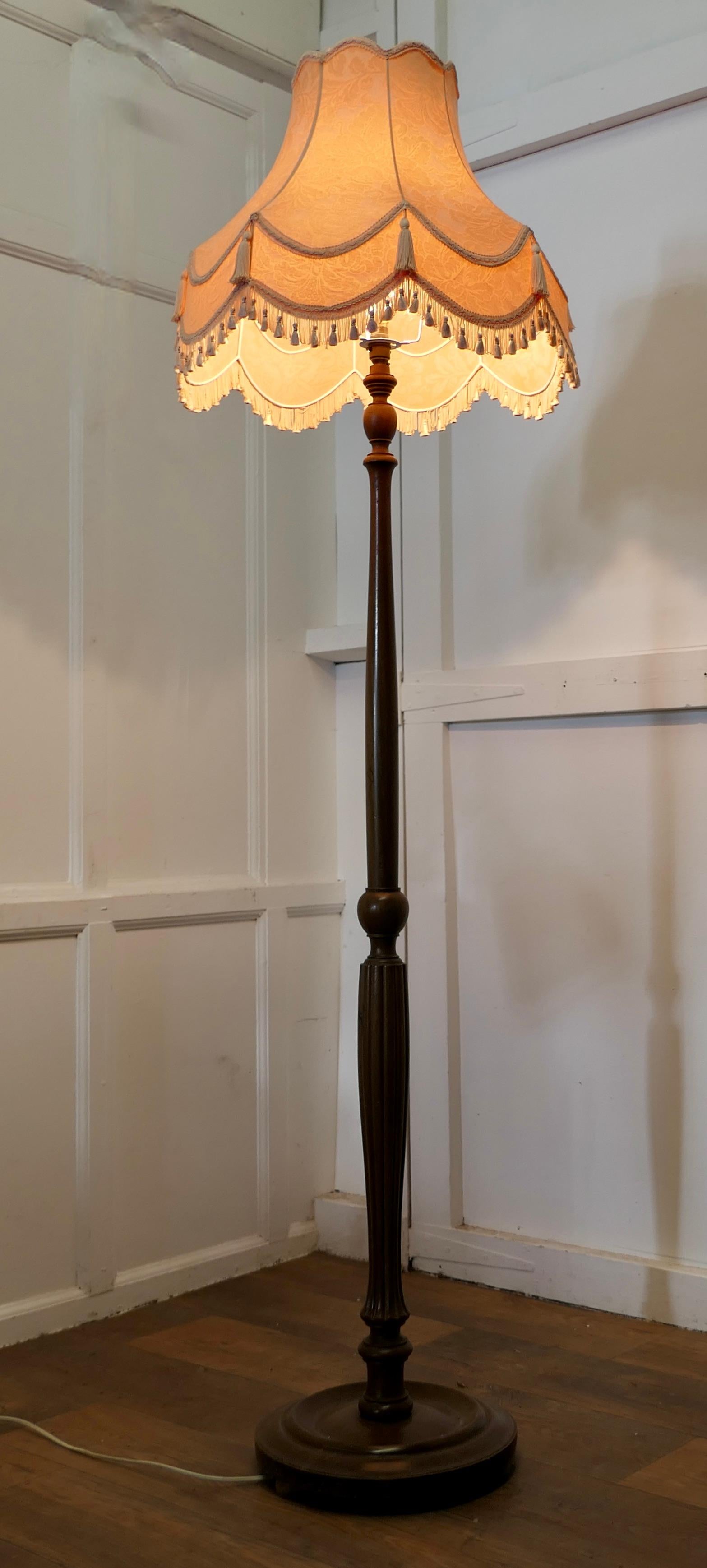 Superb Turned and Fluted Standard or Floor Lamp In Good Condition In Godshill, Isle of Wight