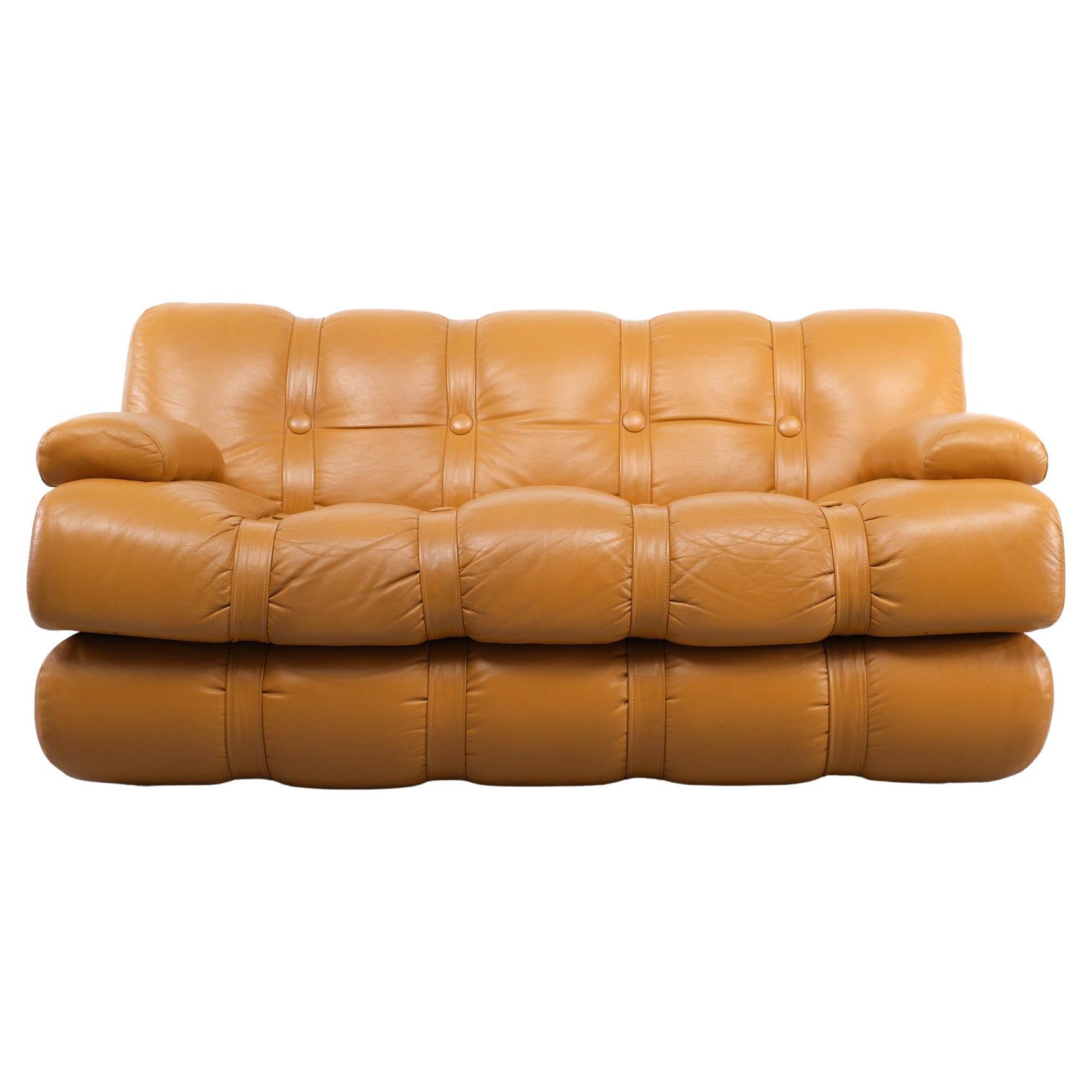 Superb Two seater sofa  Leather  1970s Italy  For Sale