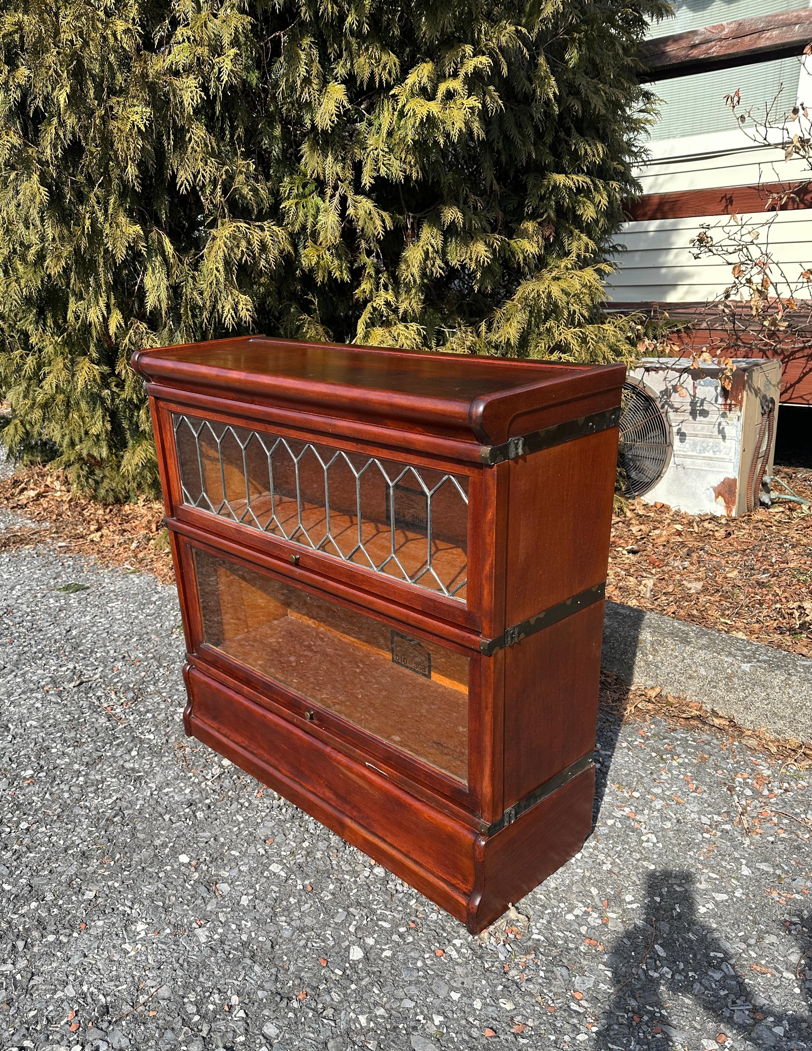 American SUPERB Two-Section Barrister Bookcase with leaded glass - Stickley Era - W7631 For Sale