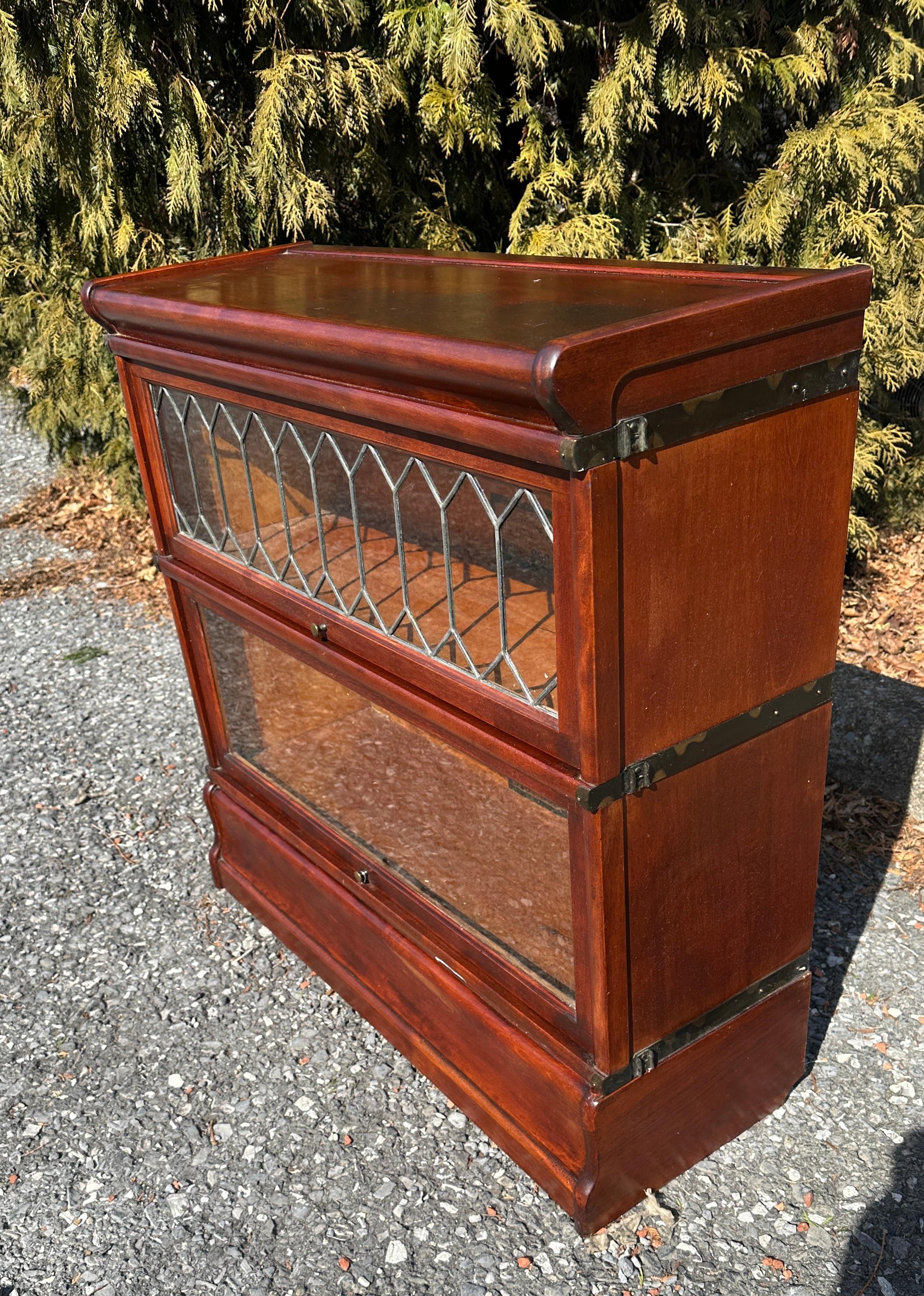 Glass SUPERB Two-Section Barrister Bookcase with leaded glass - Stickley Era - W7631 For Sale