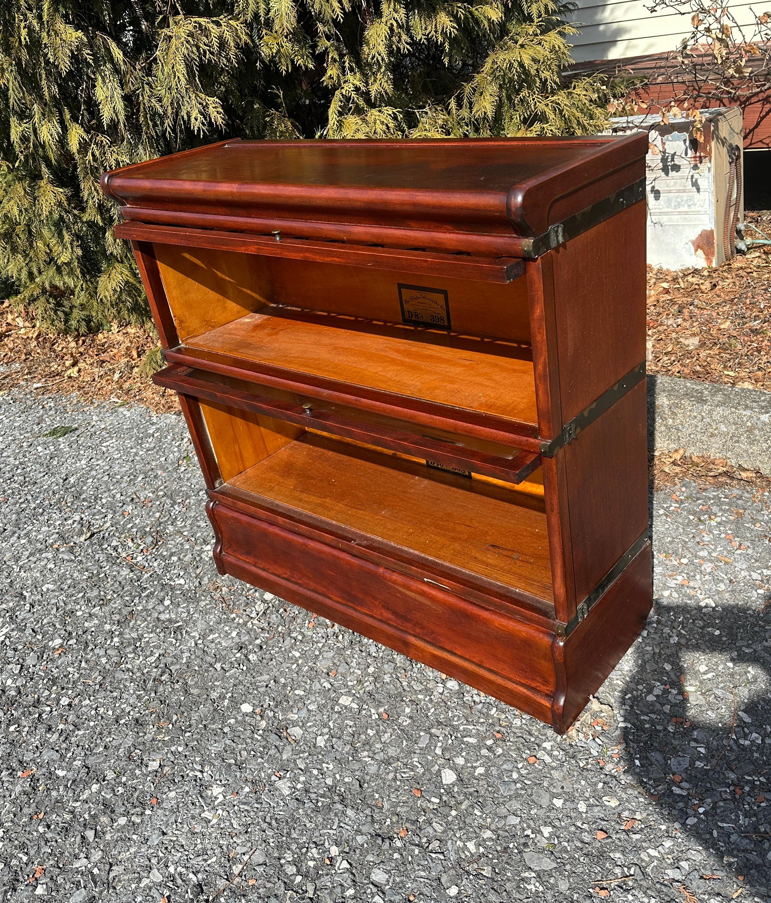 SUPERB Two-Section Barrister Bookcase with leaded glass - Stickley Era - W7631 For Sale 1