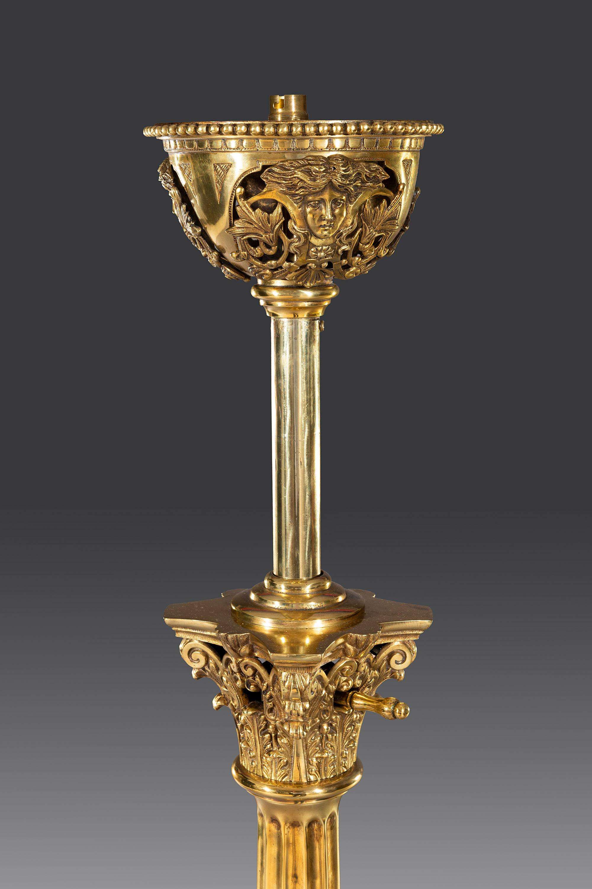 English Superb Victorian 19th Century Gilt Brass 'Corinthian Style Column' Standard Lamp For Sale