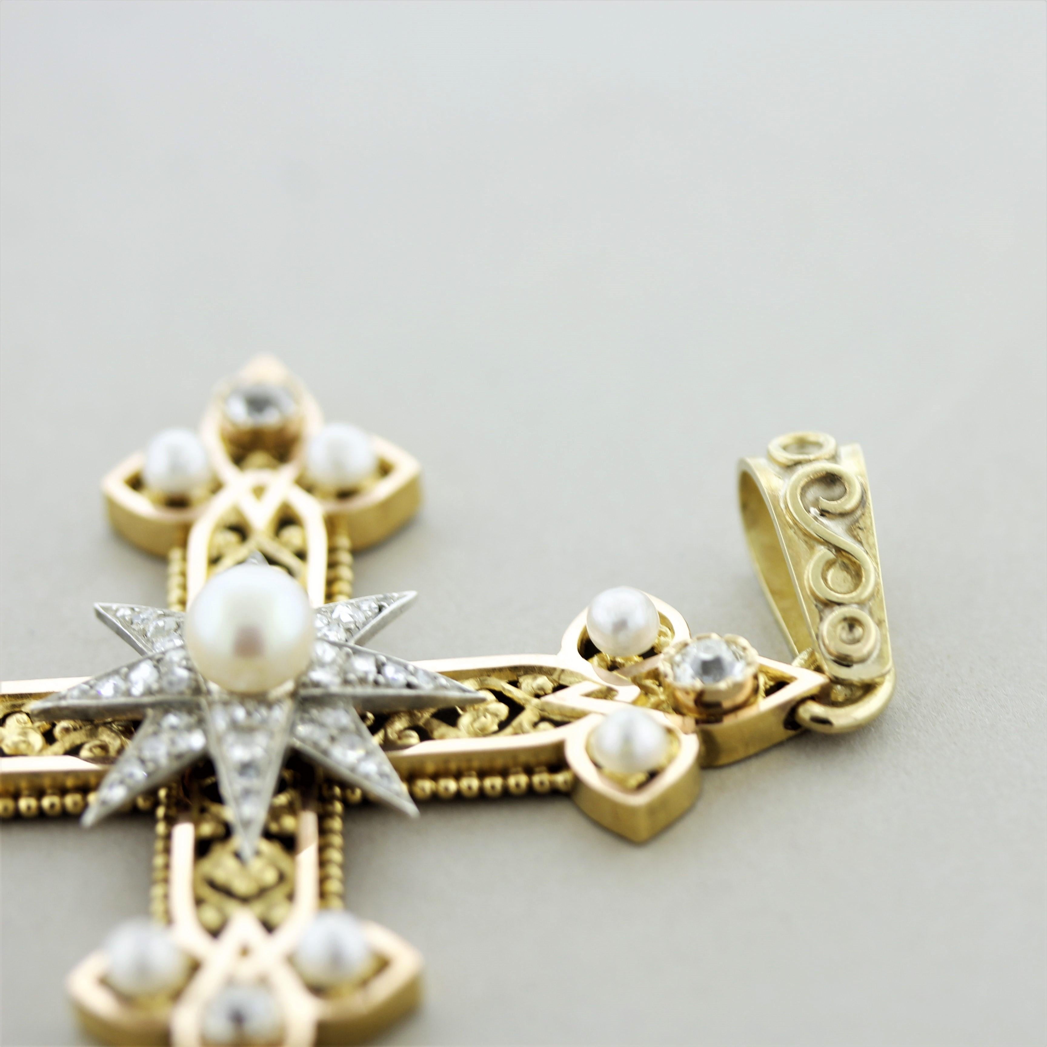 Superbe pendentif croix victorien ancien en or avec diamants et perles Unisexe en vente