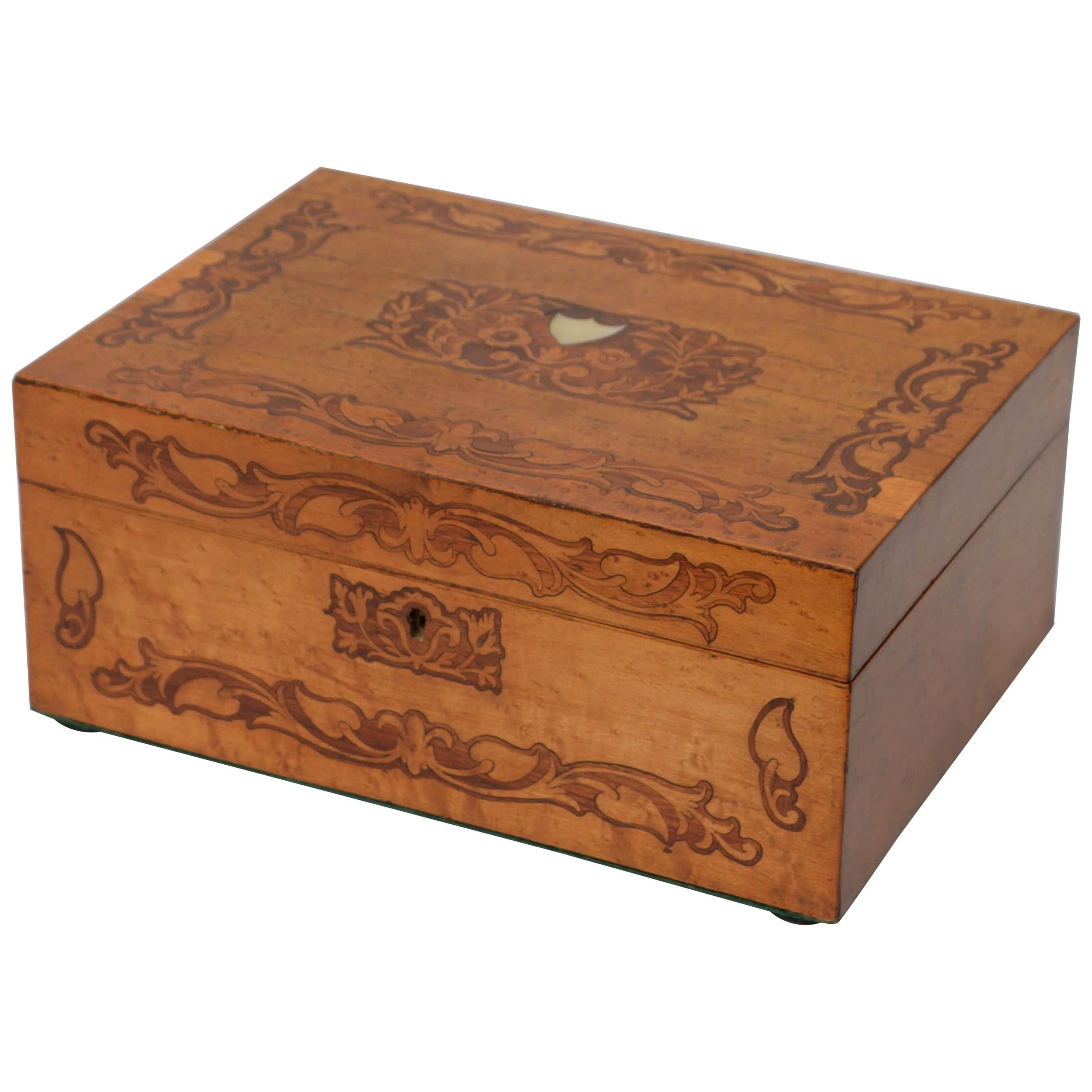 Superb Victorian Bird's-Eye Maple Jewelry Box For Sale
