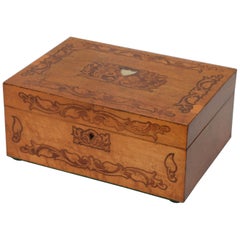 Superb Victorian Bird's-Eye Maple Jewelry Box