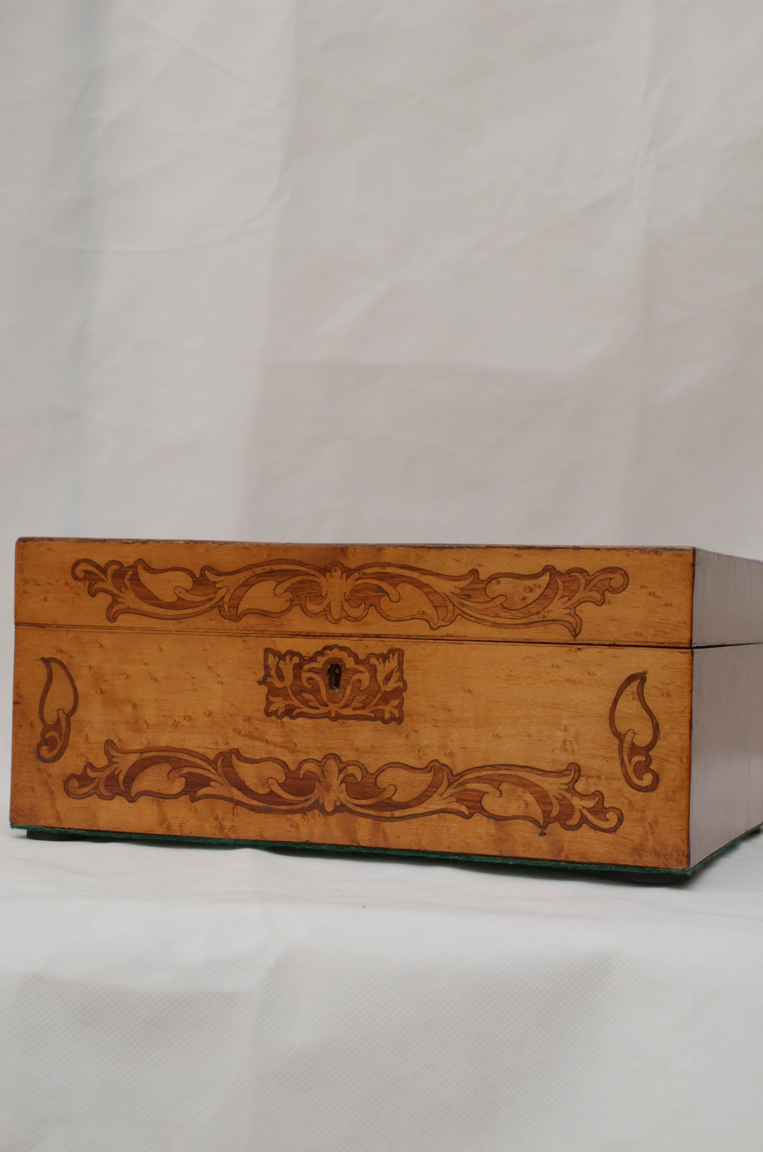 Superb Victorian Bird's-Eye Maple Jewelry Box For Sale 1