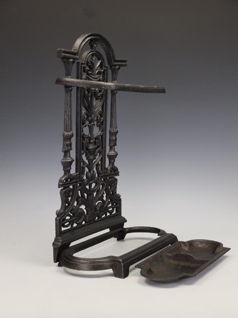 19th Century Superb Victorian Cast Iron Stick Stand/Umbrella Stand with Neo-Classical Detail For Sale