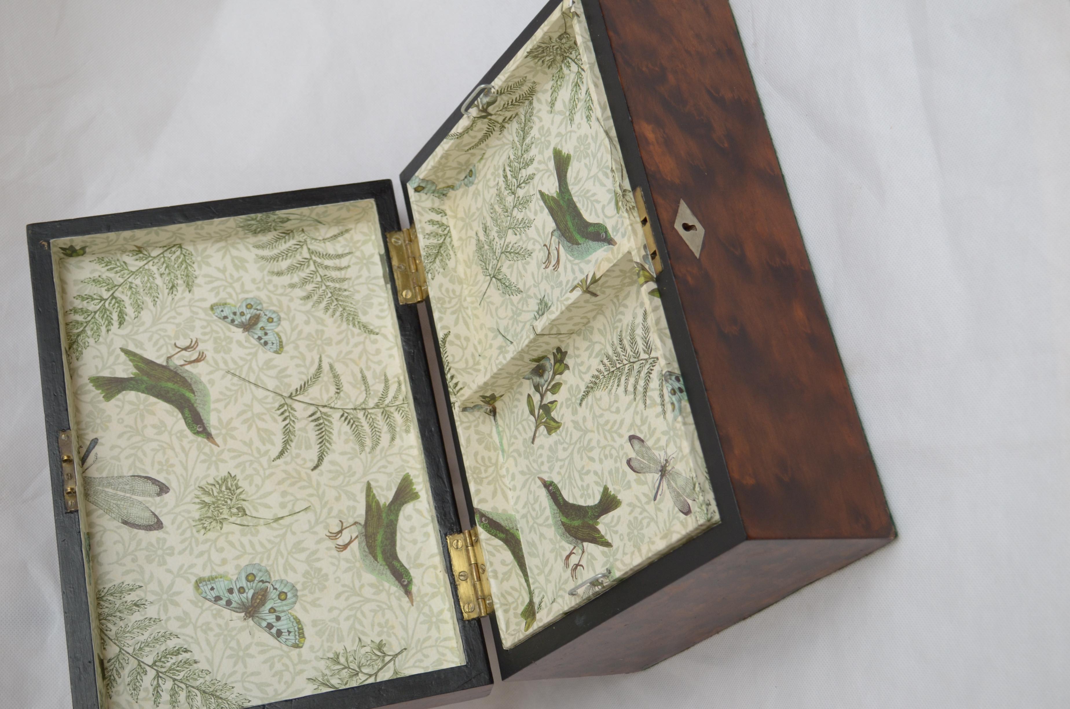 Superb Victorian Jewellery Box in Thyua 1