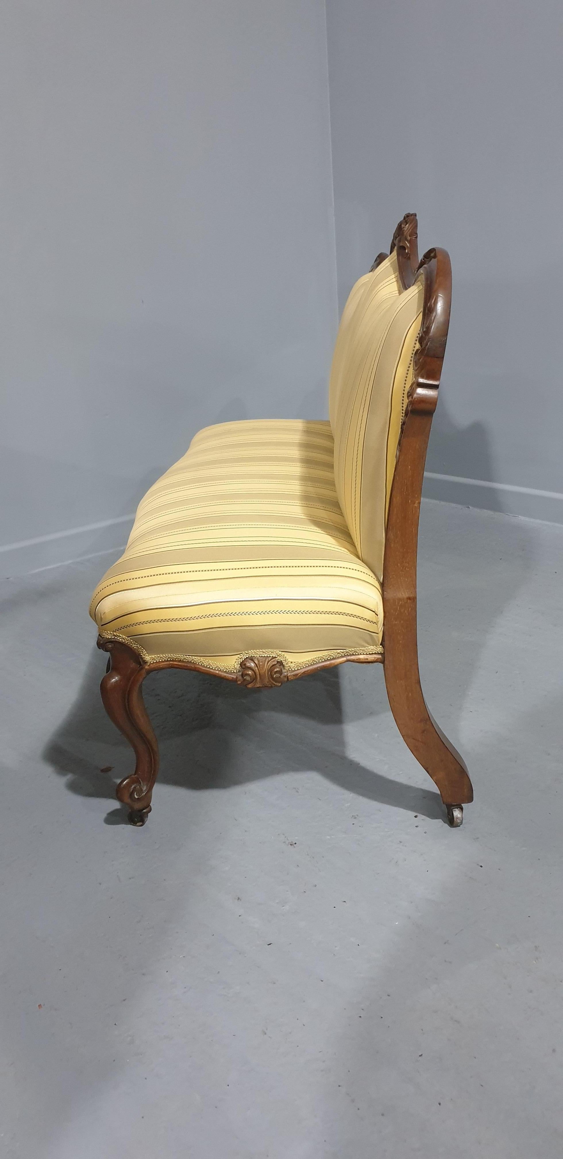 Superbe canapé victorien en acajou en vente 2