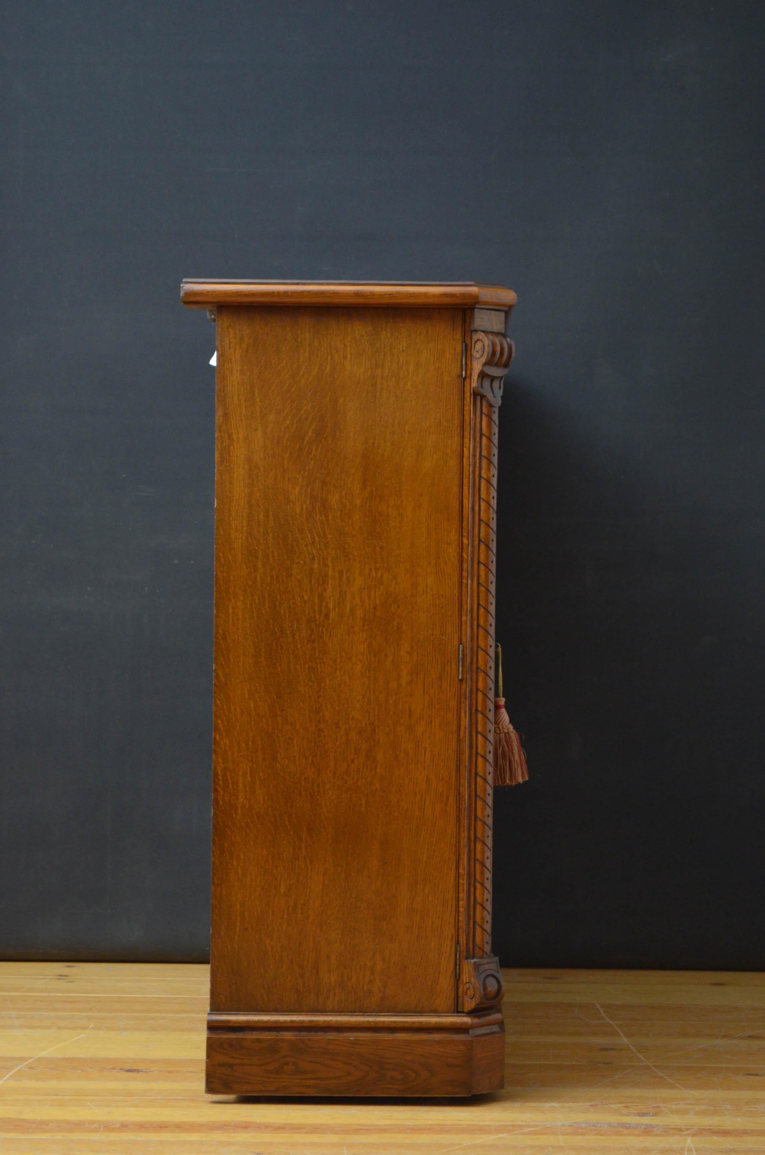 Superb Victorian Oak Bookcase 6