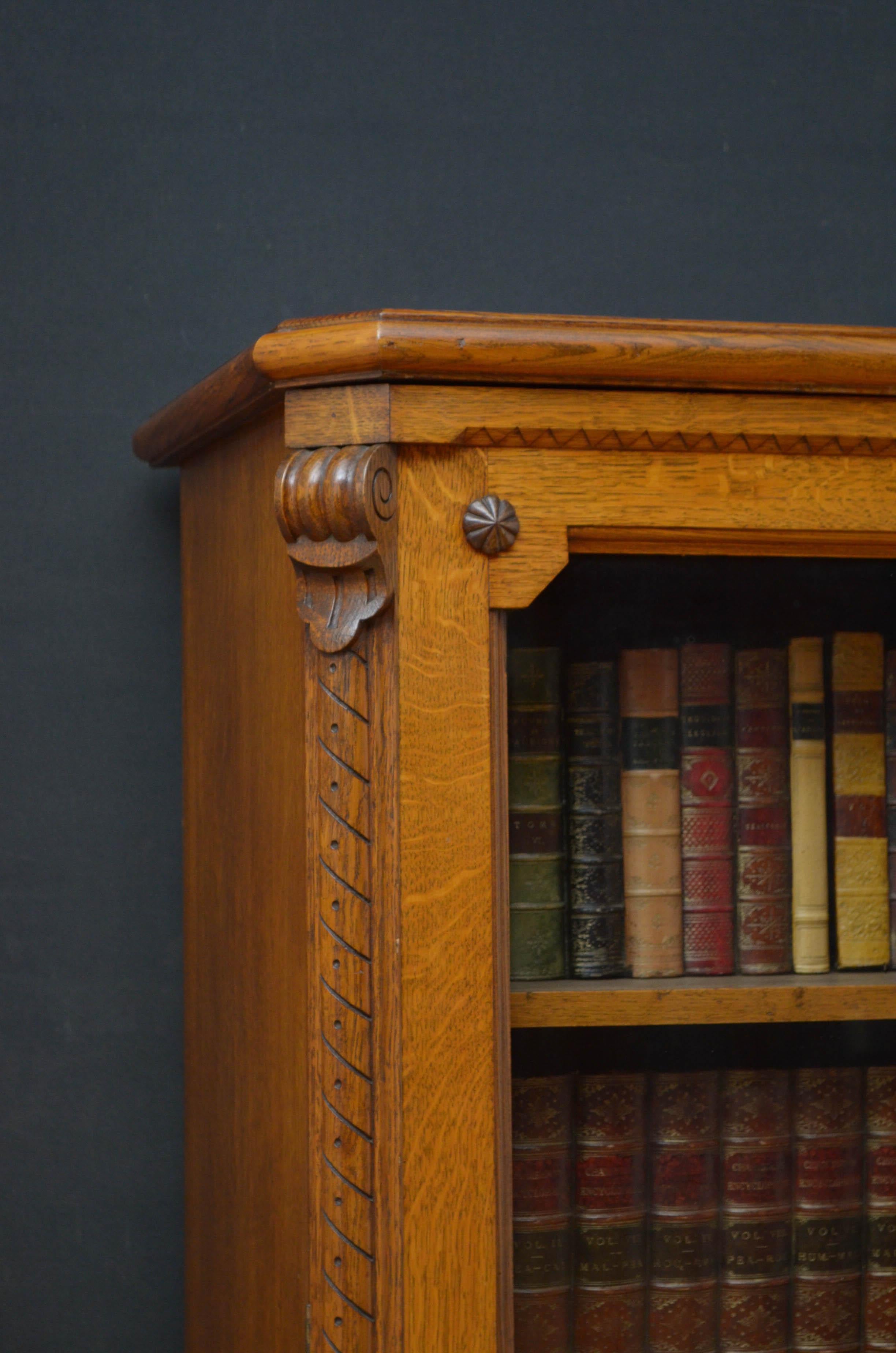 Superb Victorian Oak Bookcase In Good Condition In Whaley Bridge, GB