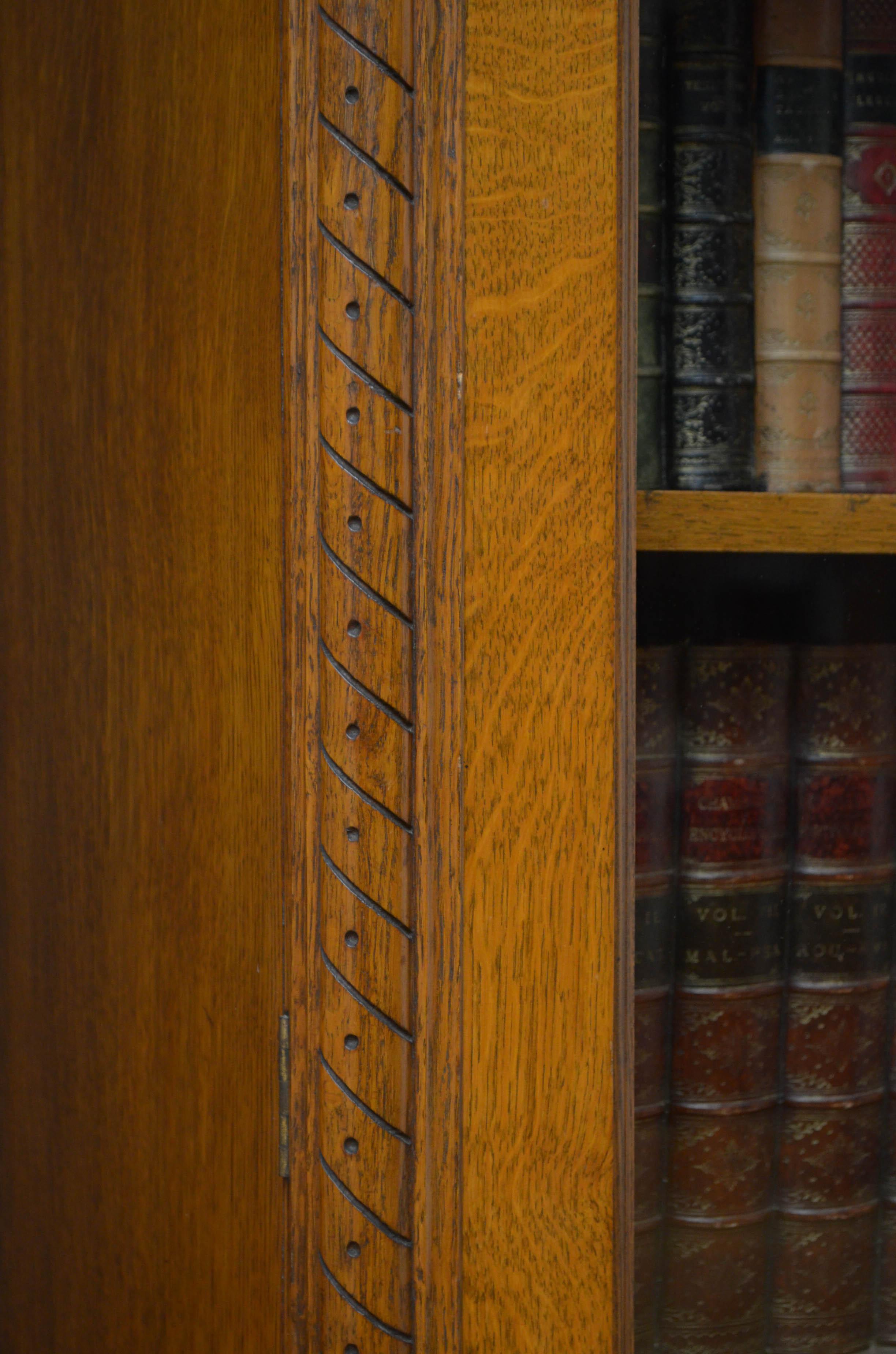 Superb Victorian Oak Bookcase 1