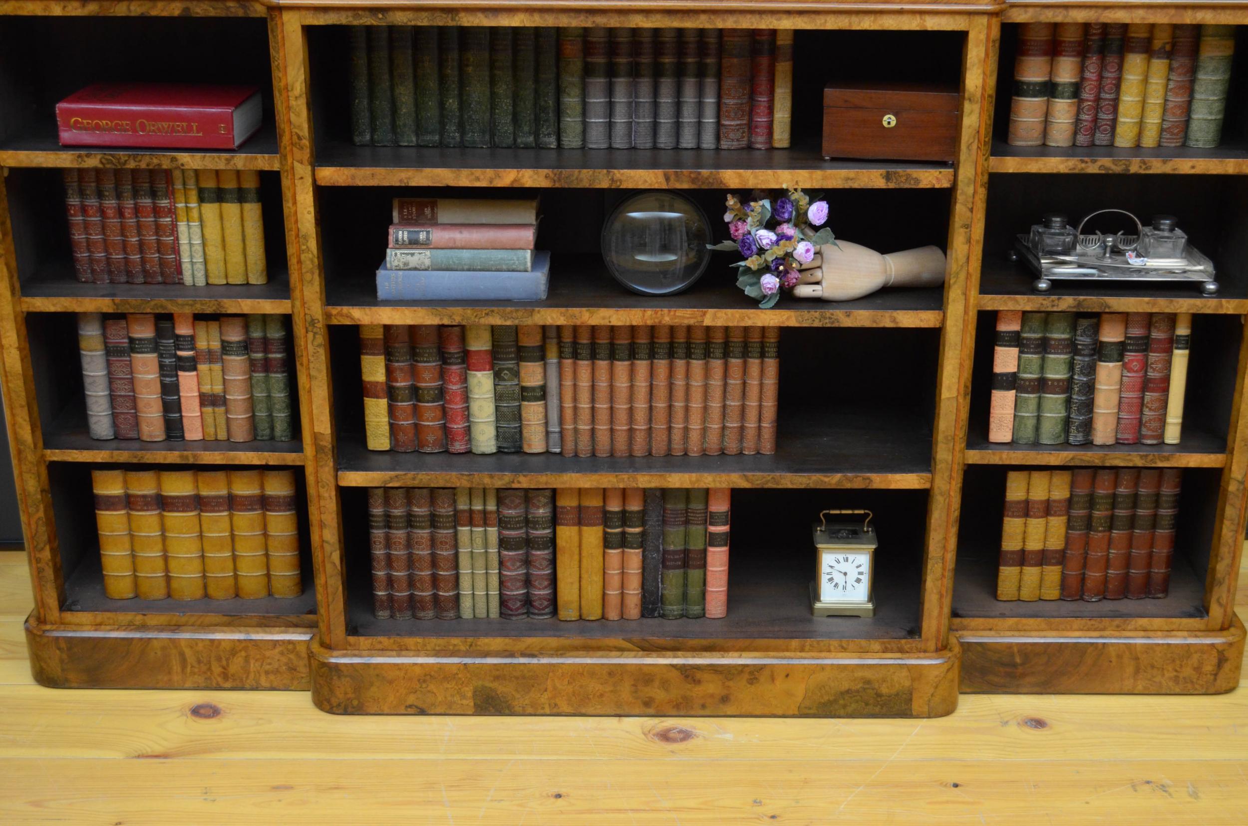 Superb Victorian Walnut Bookcase 8