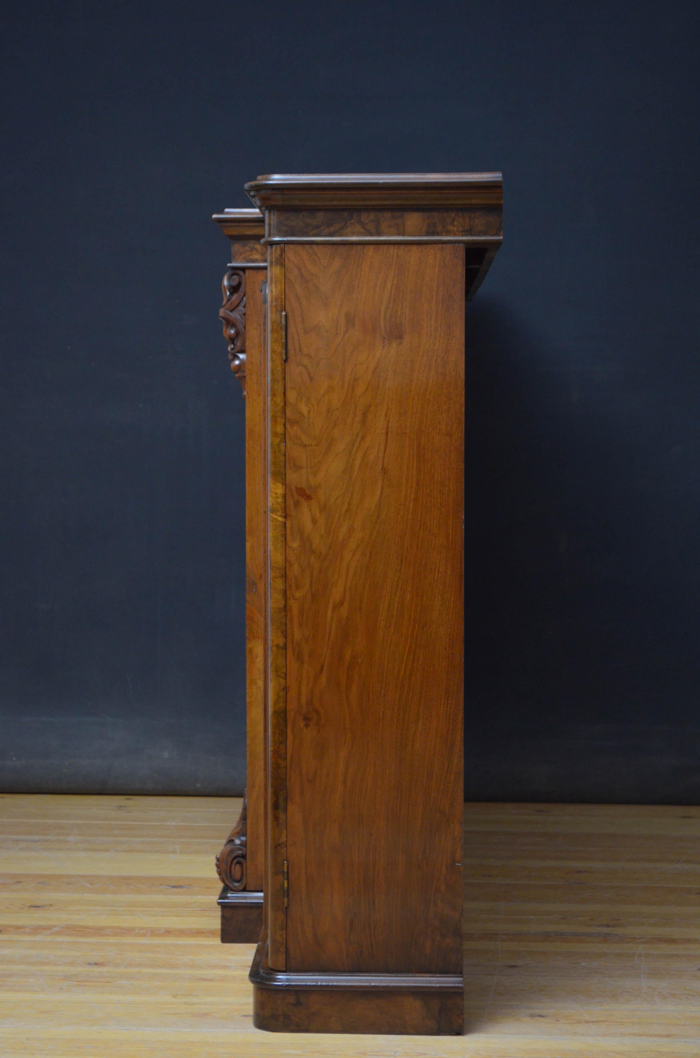 Superb Victorian Walnut Breakfronted Bookcase For Sale 14