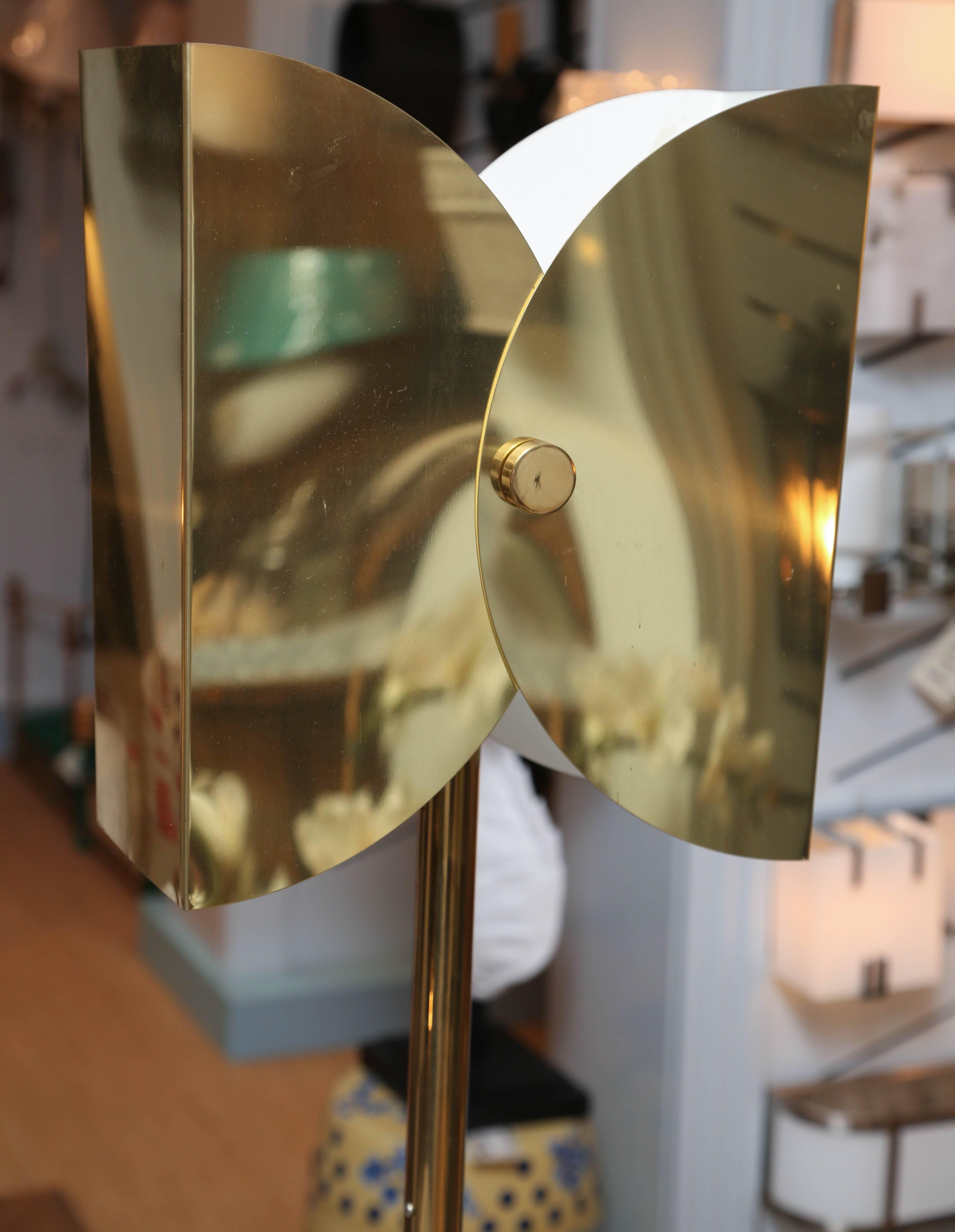 Superb vintage floor lamp in brass with a vectored hood by Koch & Lowy.