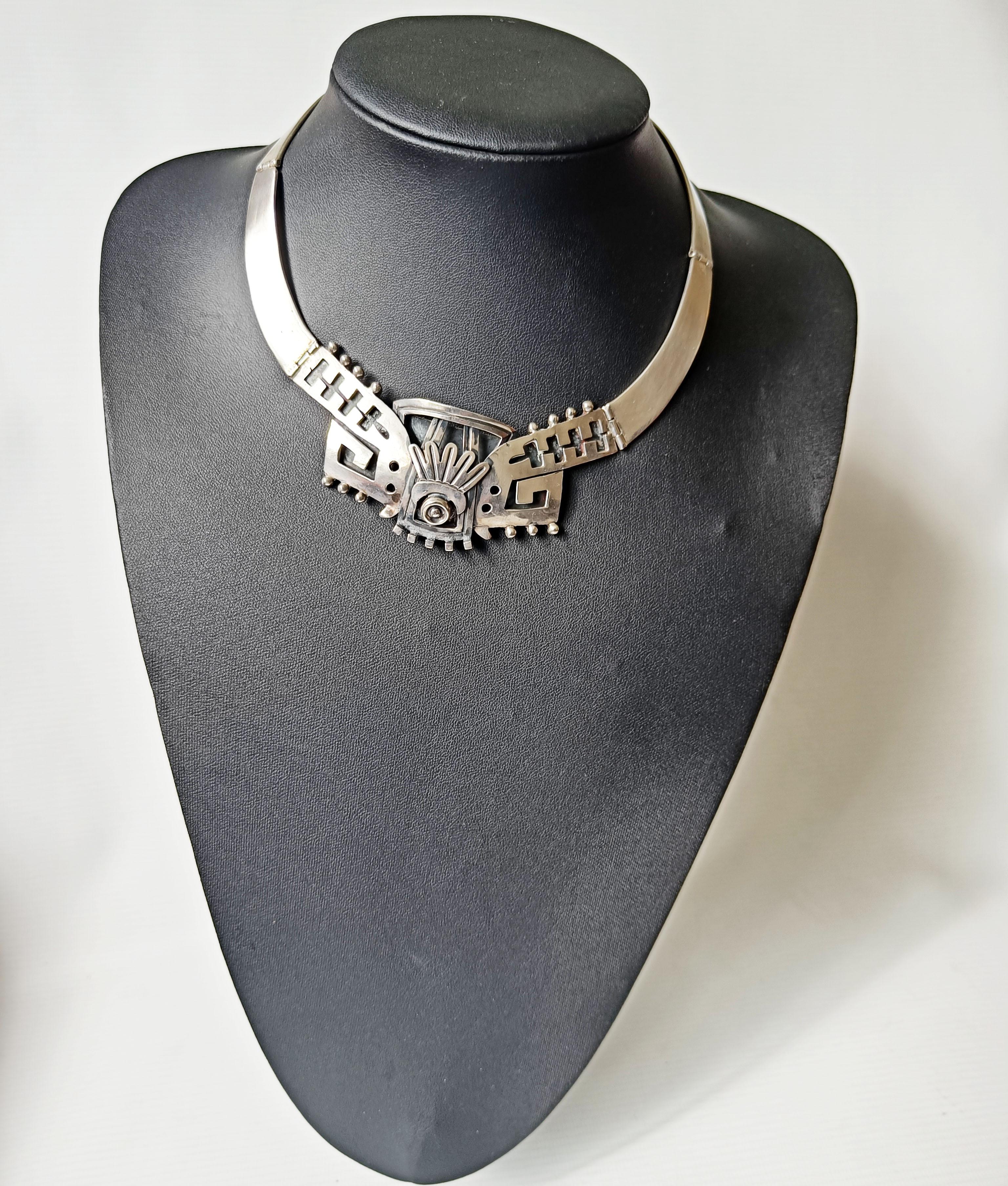 Fatto a mano Superbo Jewell d'argento d'epoca con design azteco Set di collane Taxco Mexico in vendita