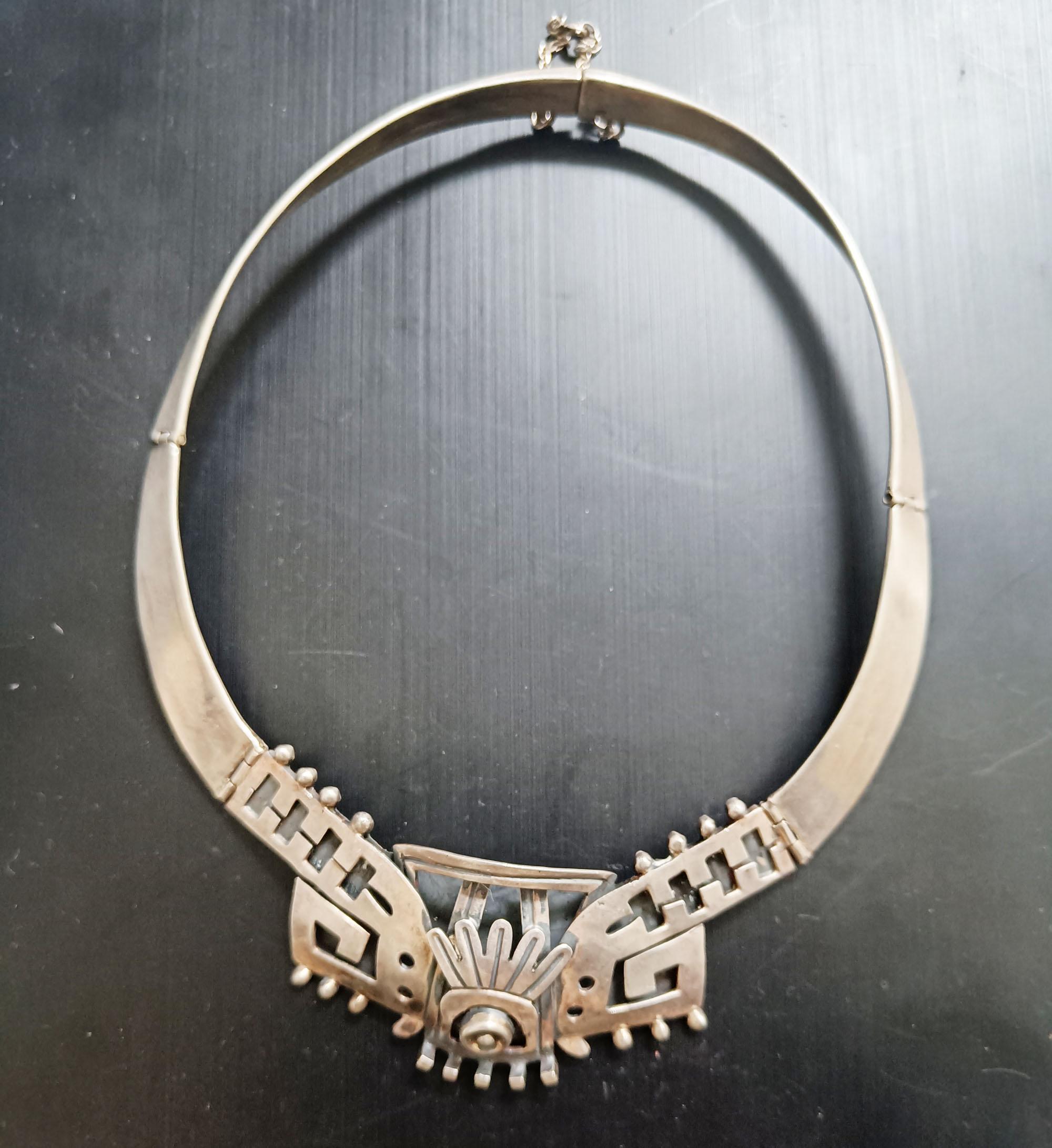 Superbo Jewell d'argento d'epoca con design azteco Set di collane Taxco Mexico In condizioni buone in vendita a London, GB