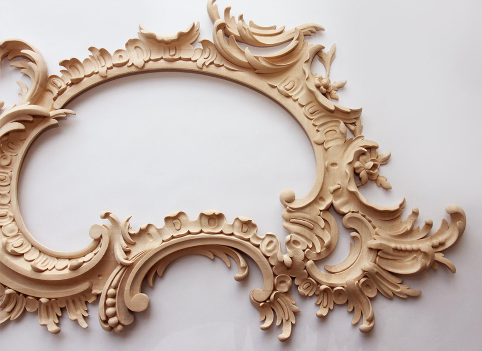 Rococo Superb Wall Mirror Custom Made Carved Wood In New Condition For Sale In St Petersburg, St Petersburg