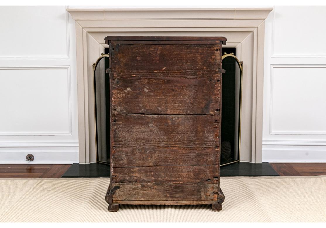 Superb Walnut Lombardi Style Italian Kneeler For Sale 6