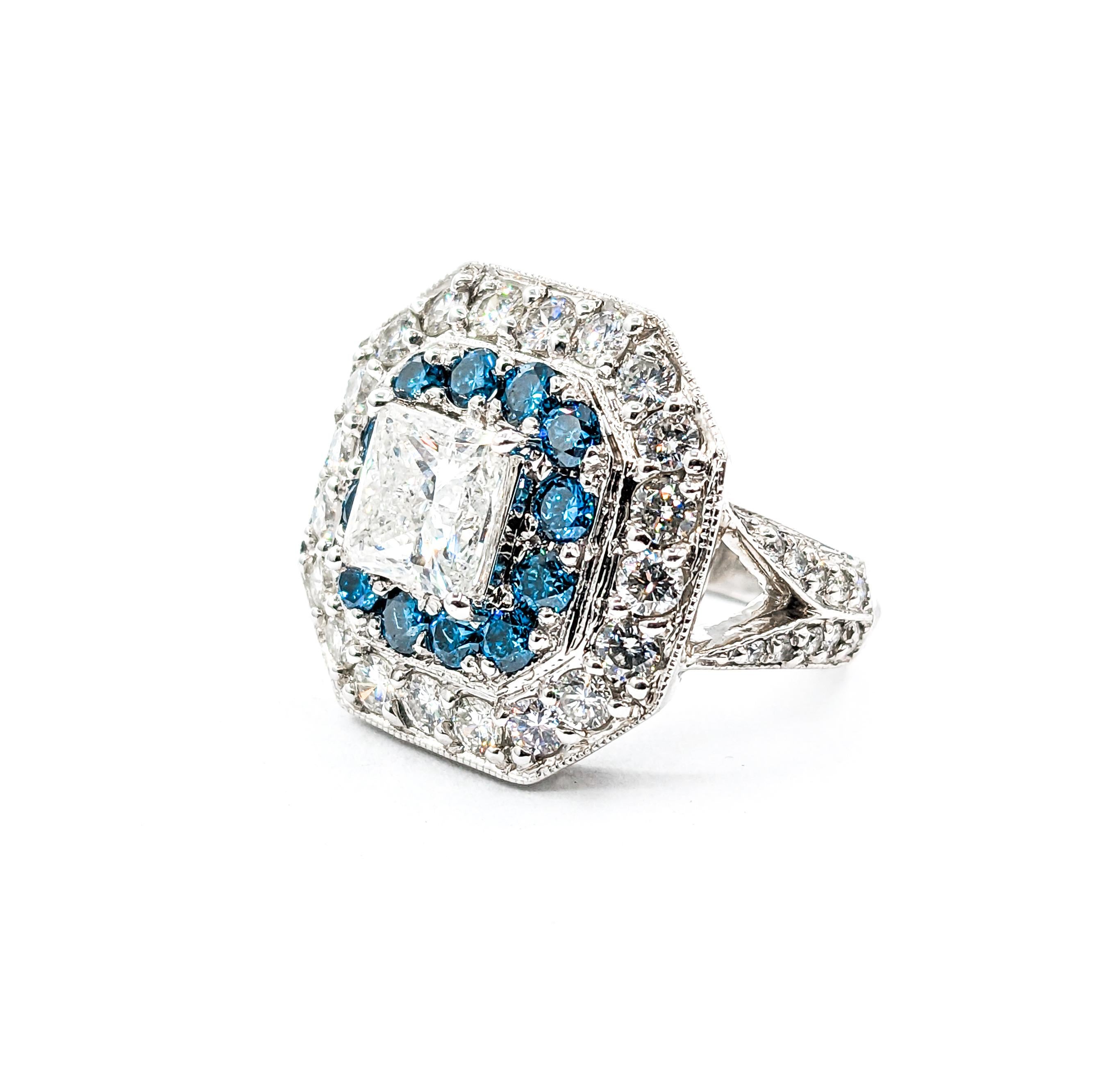 Superbe bague fantaisie avec diamants blancs et bleus en vente 5