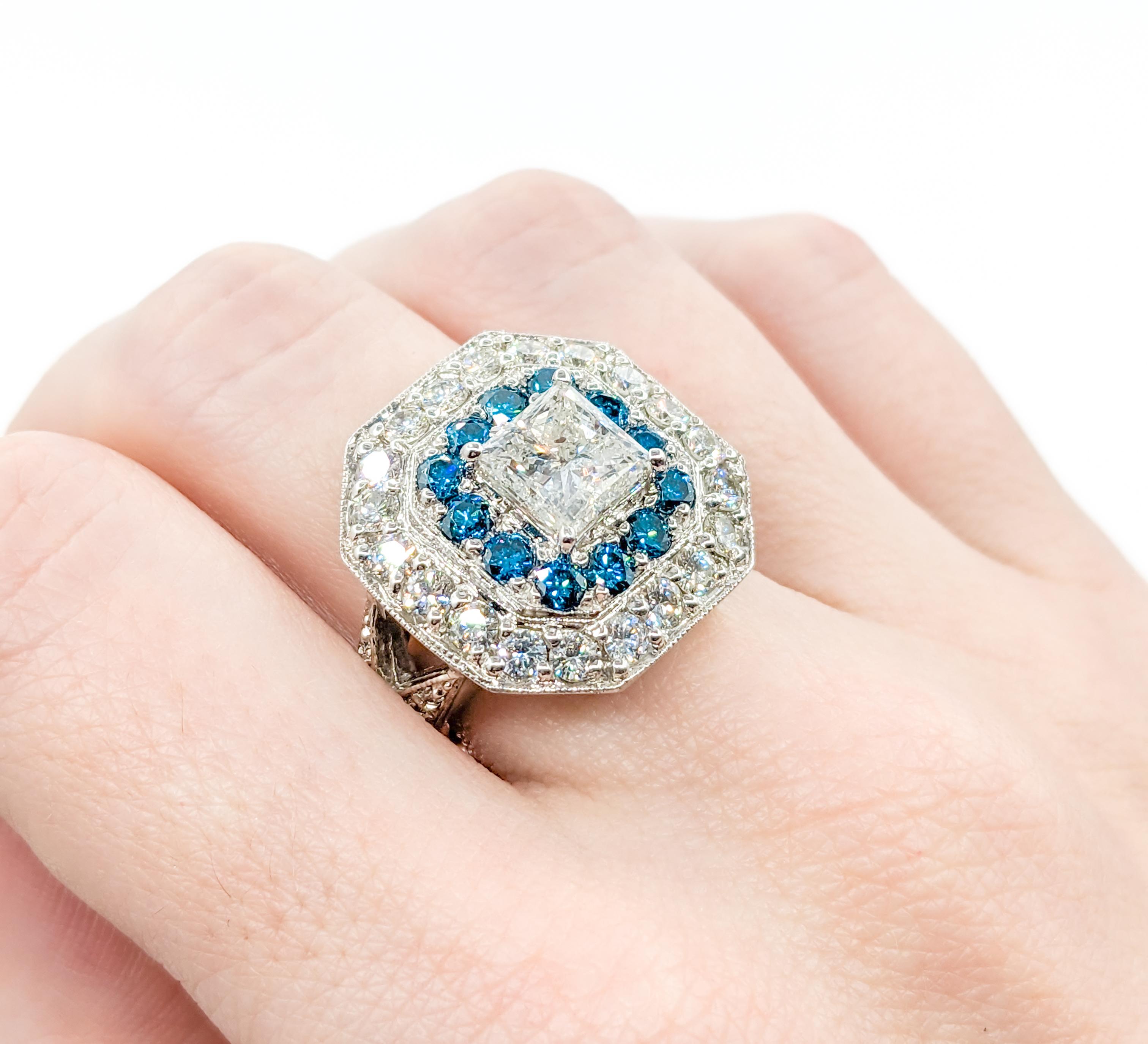 Superb White and Blue Diamond Statement Ring In Excellent Condition For Sale In Bloomington, MN