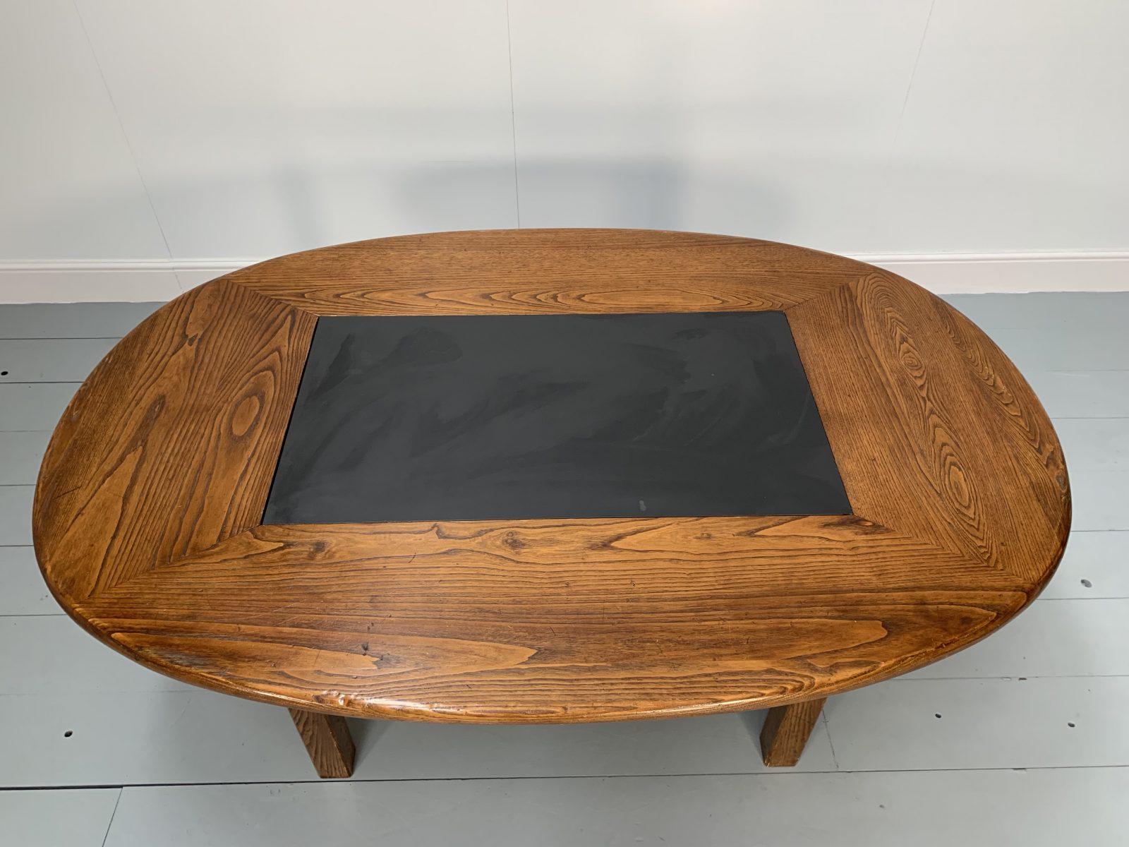 Superb William Yeoward Oval Dining Table in Chestnut and Slate For Sale 1