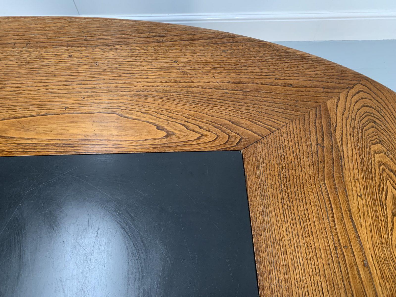Superb William Yeoward Oval Dining Table in Chestnut and Slate For Sale 2