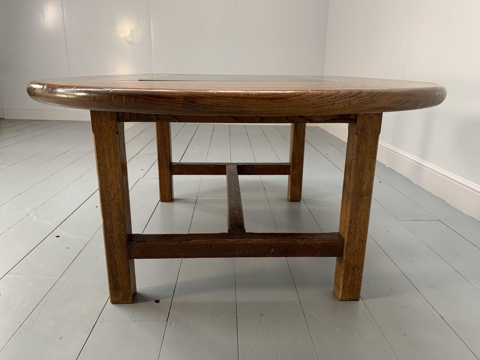 Superb William Yeoward Oval Dining Table in Chestnut and Slate For Sale 4