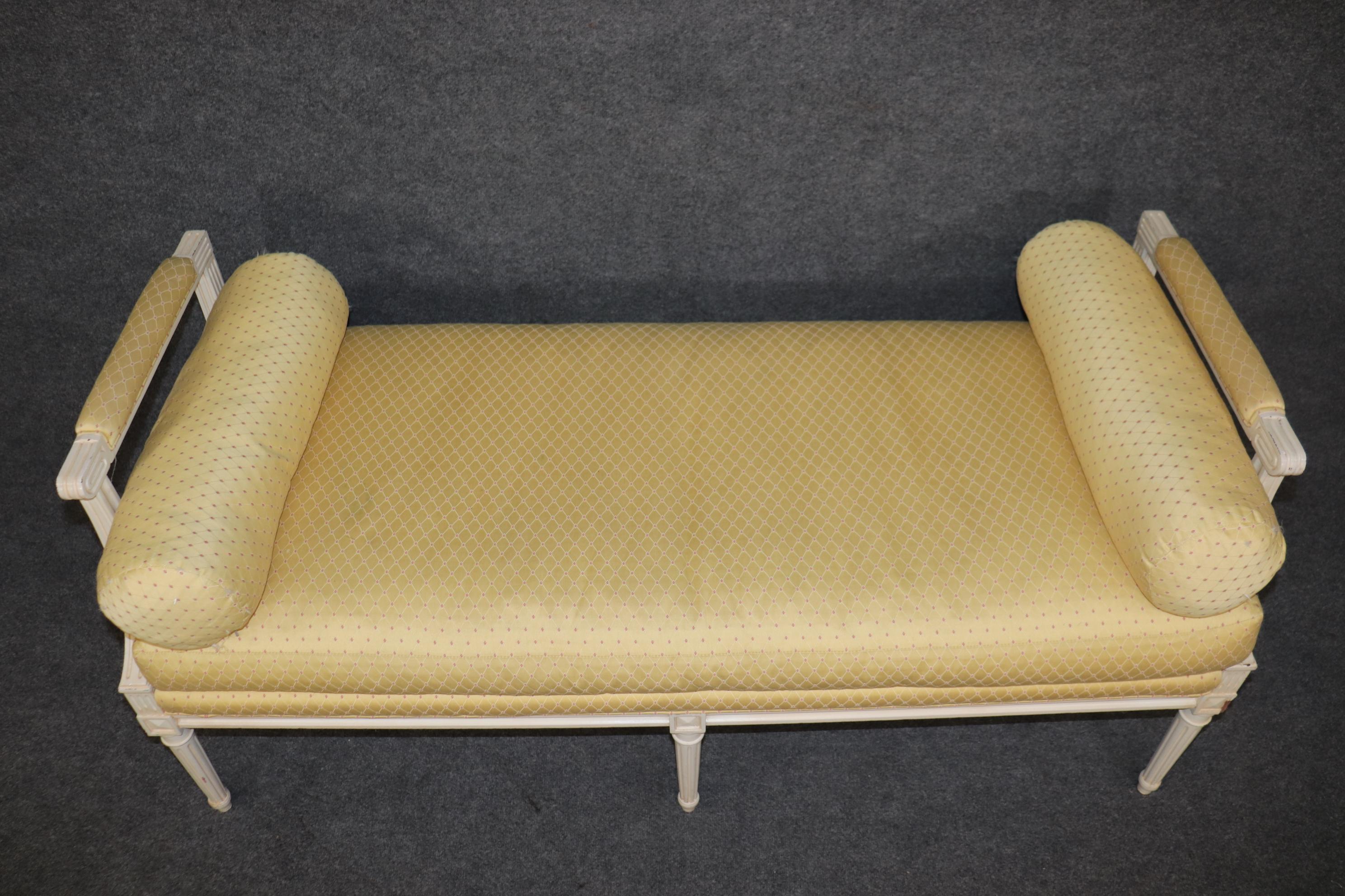 Superb Yellow Upholstered White Painted  French Louis XVI Style Window Bench  For Sale 4