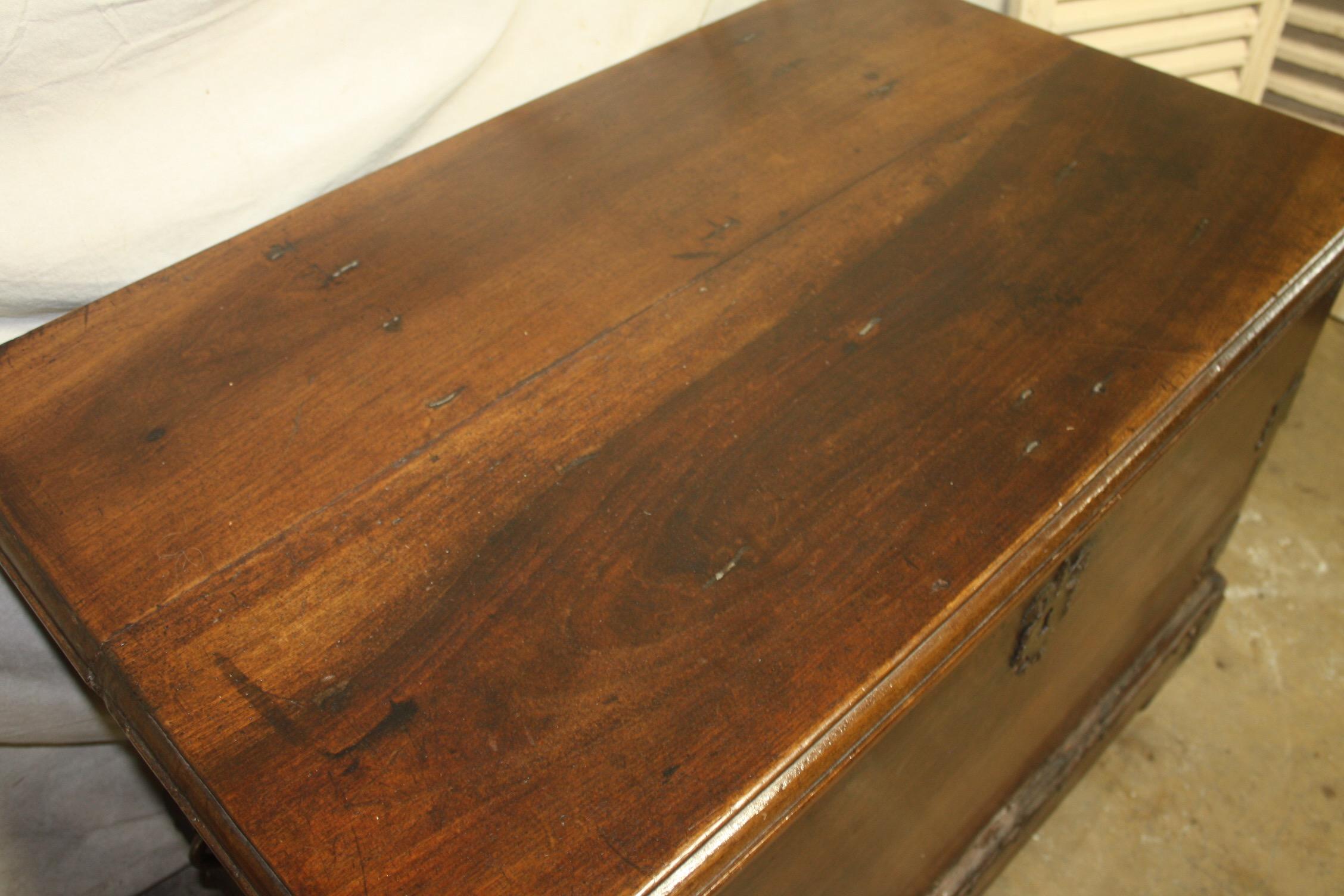 Superbe 17th Century French Blanket Chest or Trunk For Sale 6