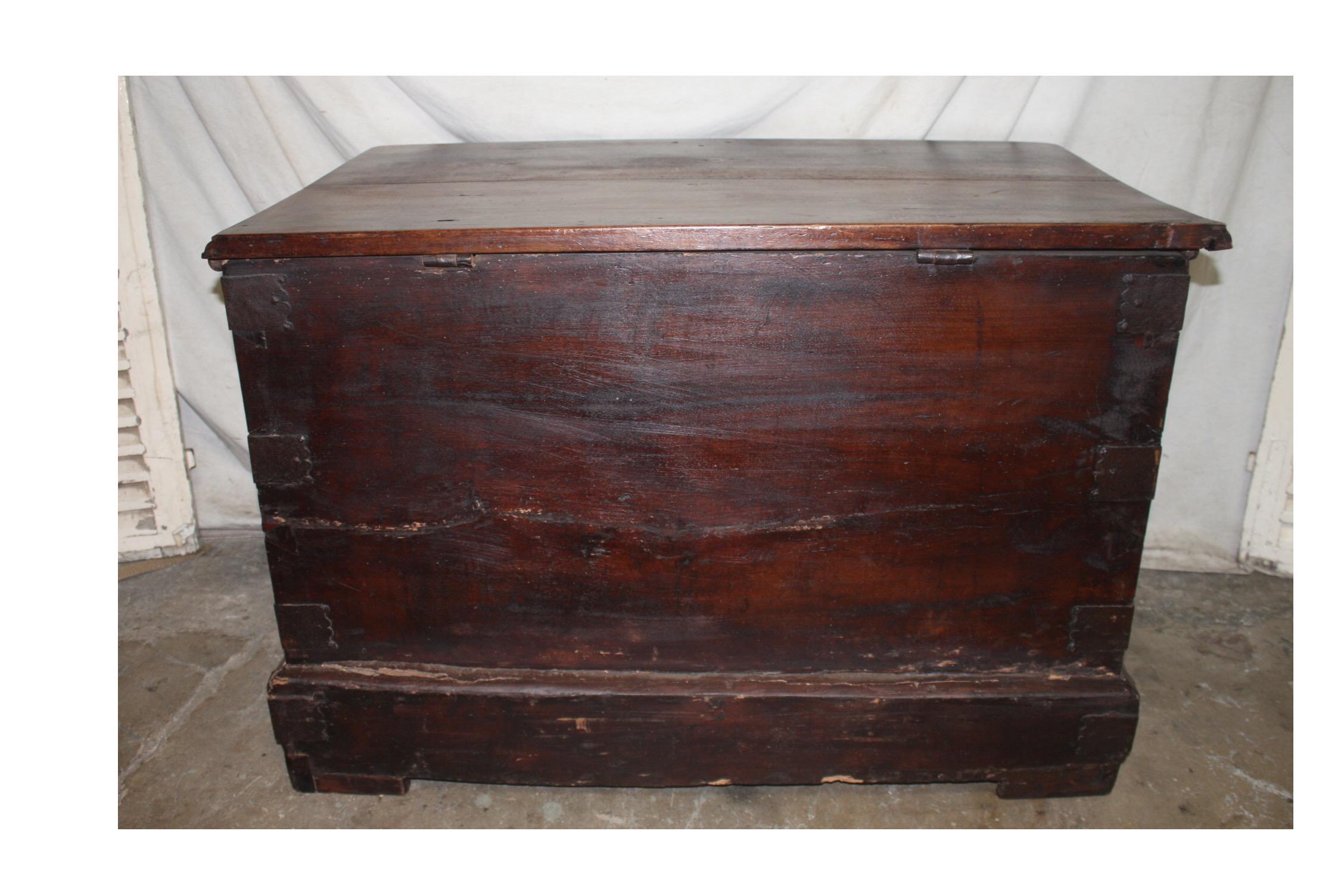 Superbe 17th Century French Blanket Chest or Trunk In Good Condition For Sale In Stockbridge, GA
