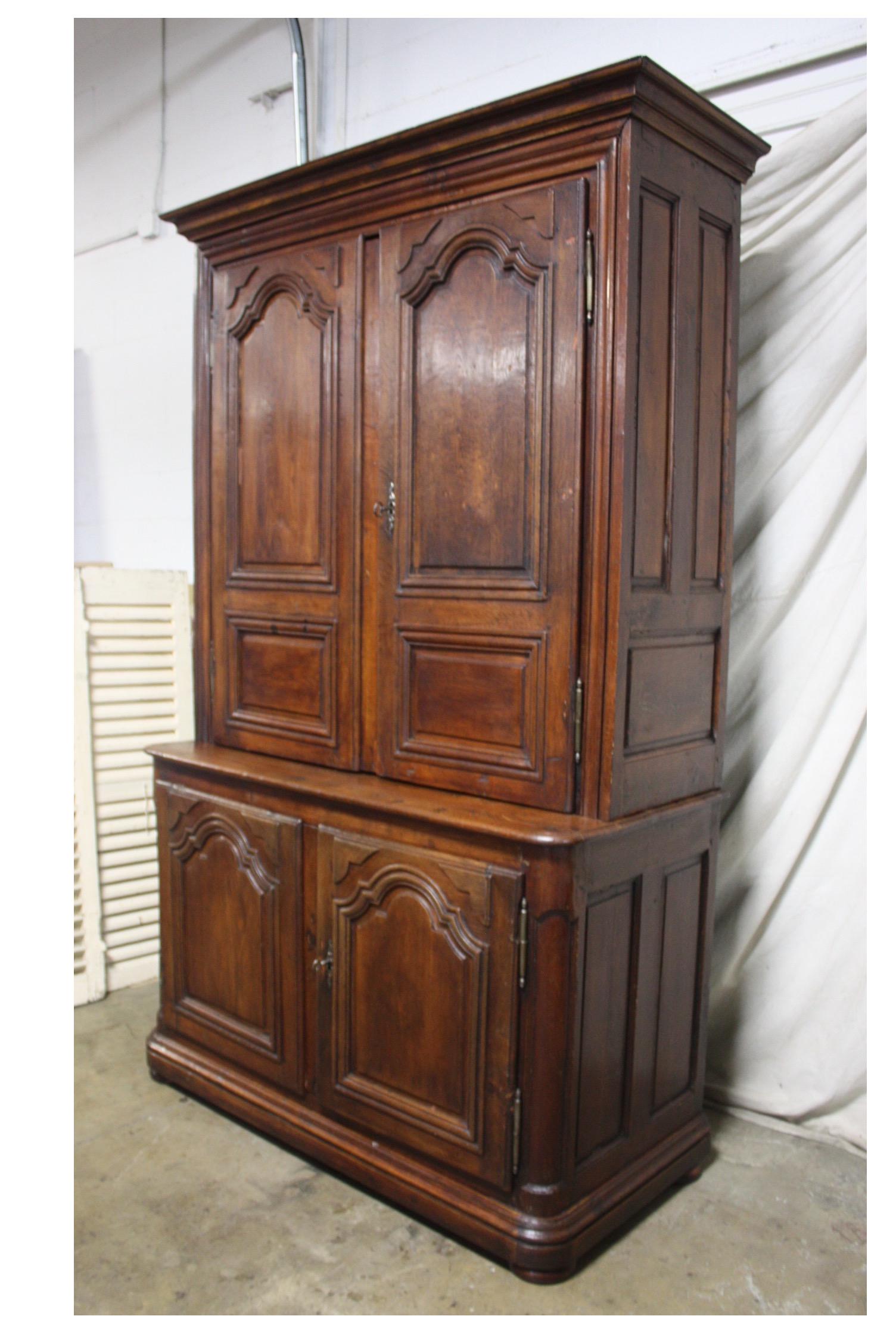Superbe 17th century French cabinet 