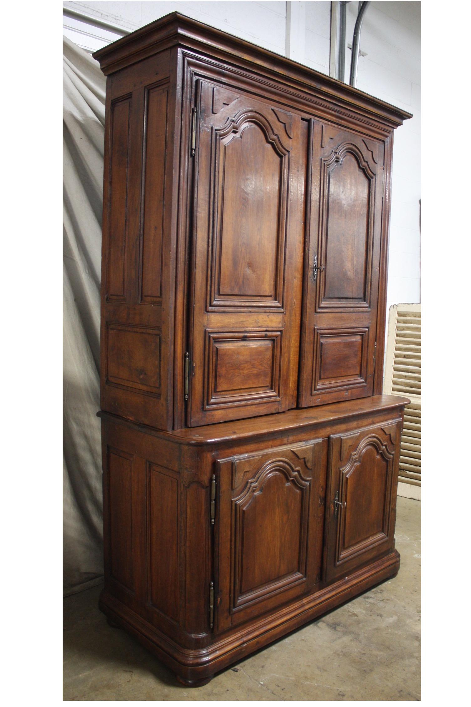 Oak Superbe 17th Century French Cabinet 