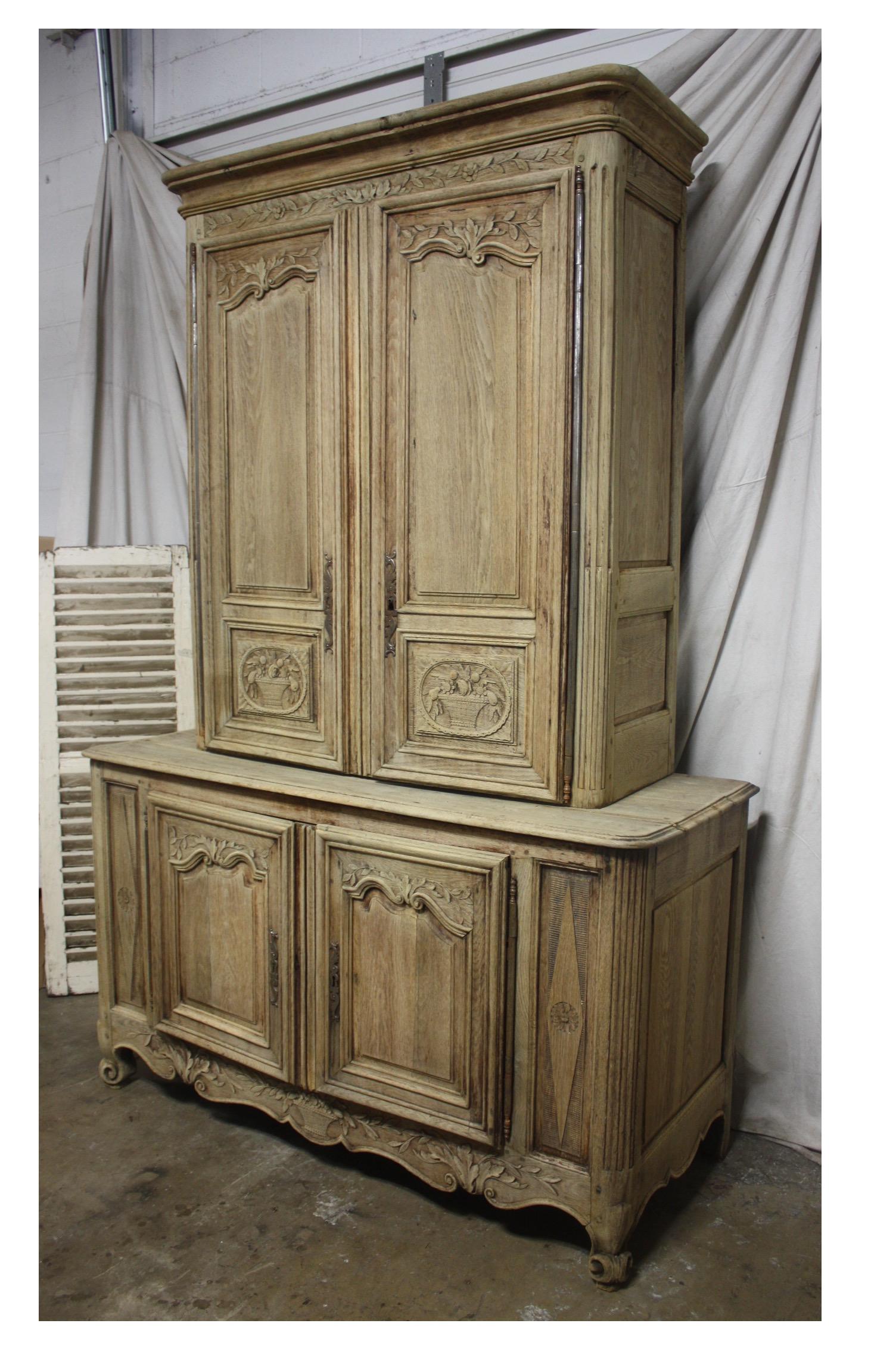 Superbe 18th century French cabinet 