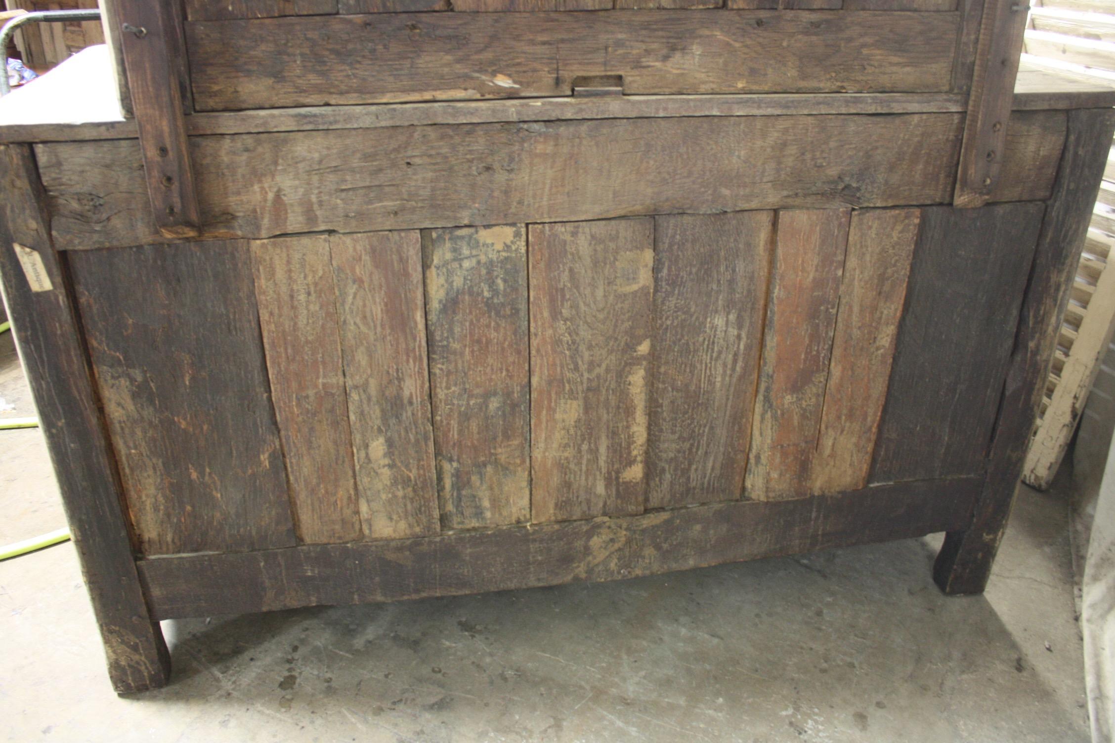 Superbe 18th Century French Cabinet 