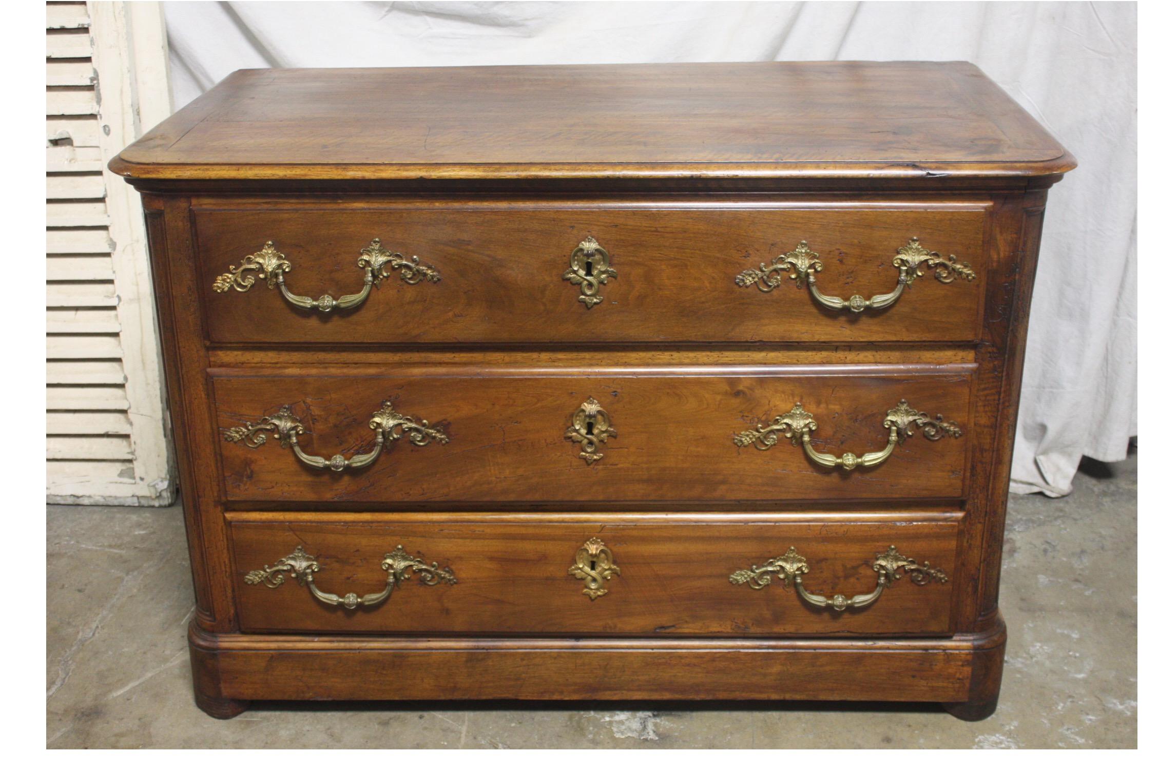 Superbe 18th Century French Commode 1