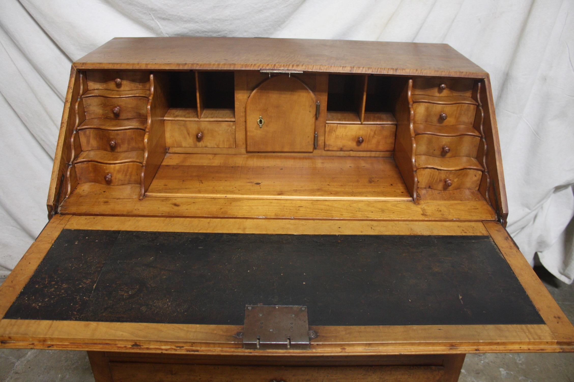 Superbe 18th Century French Desk Scriban 4