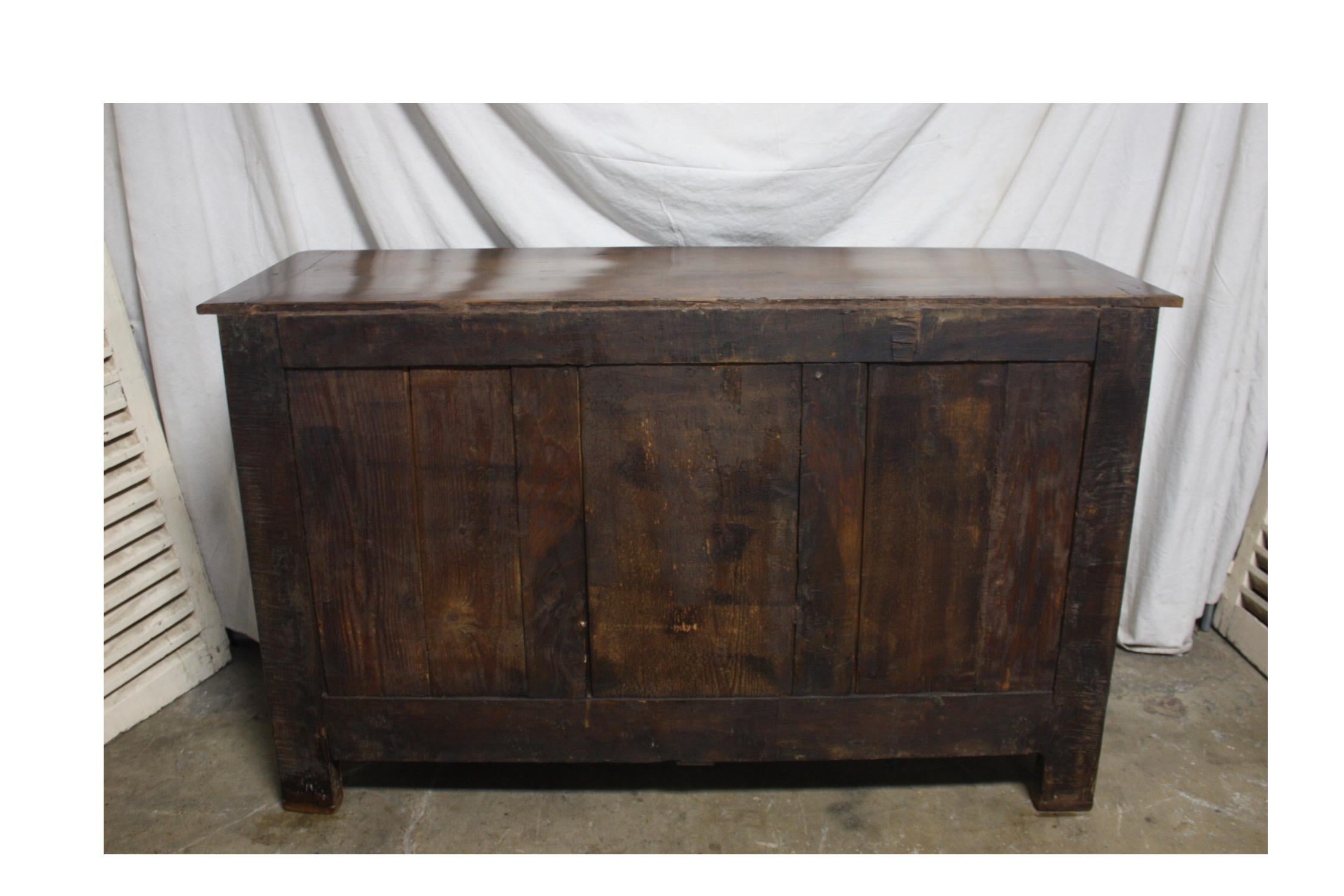 Walnut Superbe 18th Century French Directoire Buffet