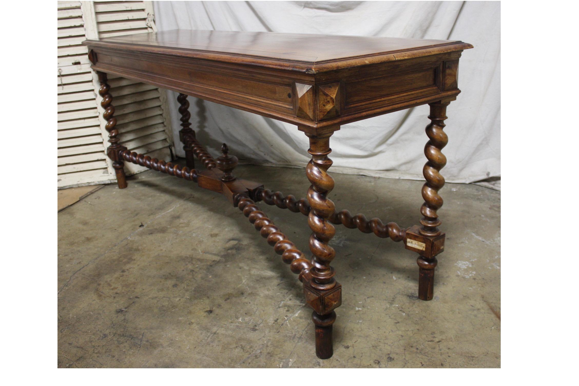Walnut Superbe 19th Century French Console Table