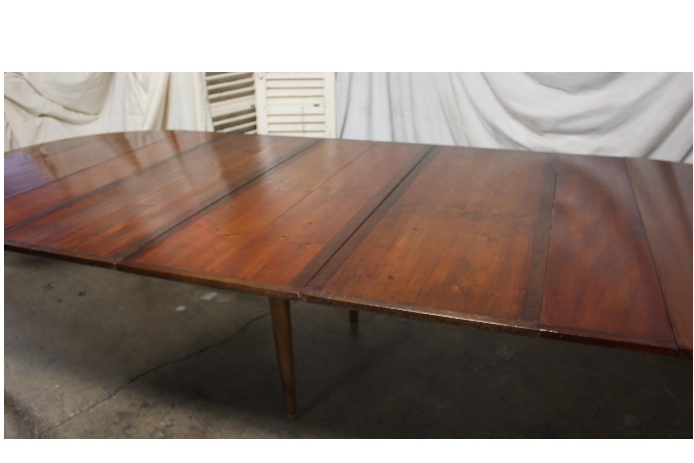 Superbe 19th Century French Dining Table 2