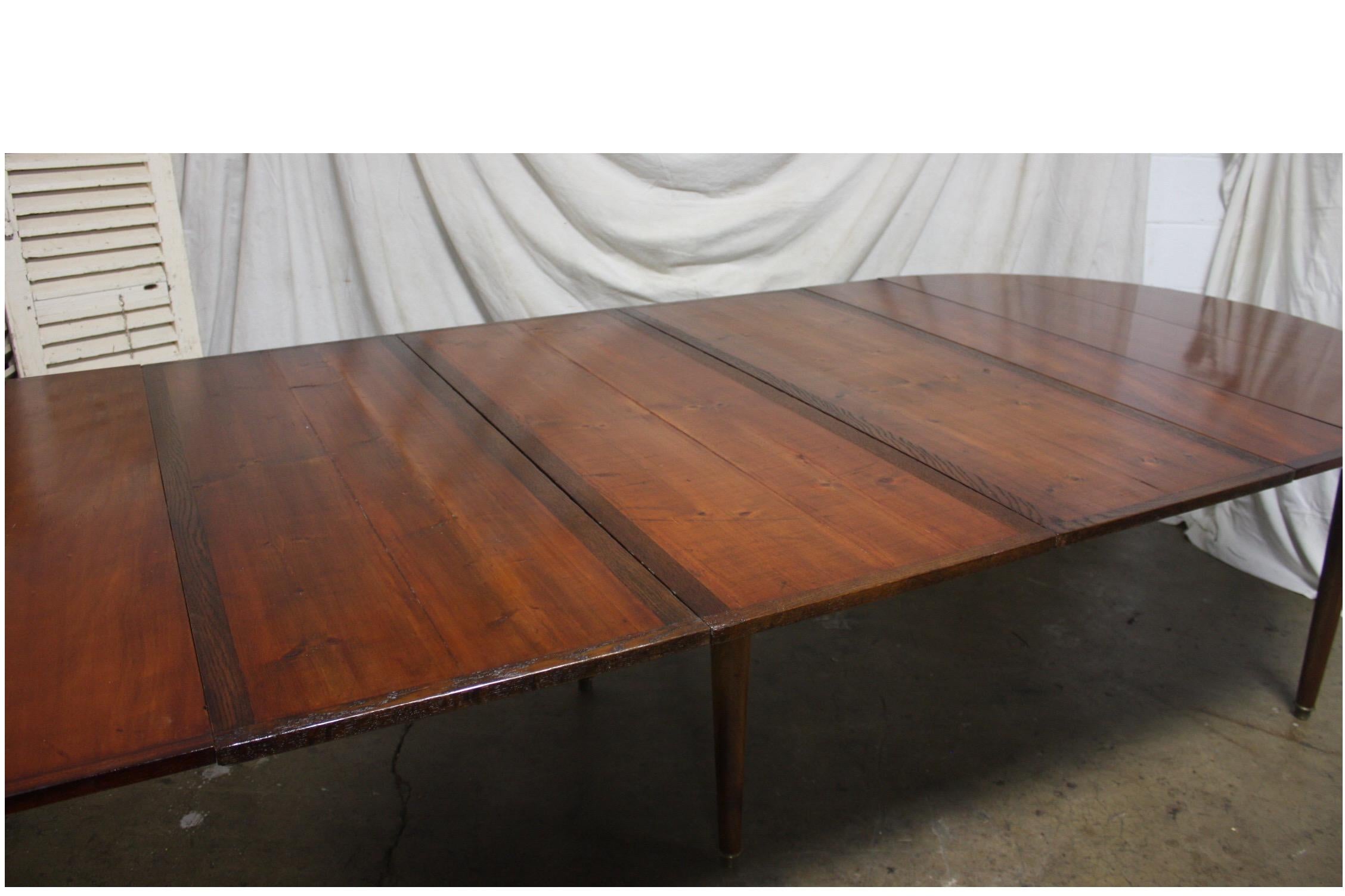 Superbe 19th Century French Dining Table 3